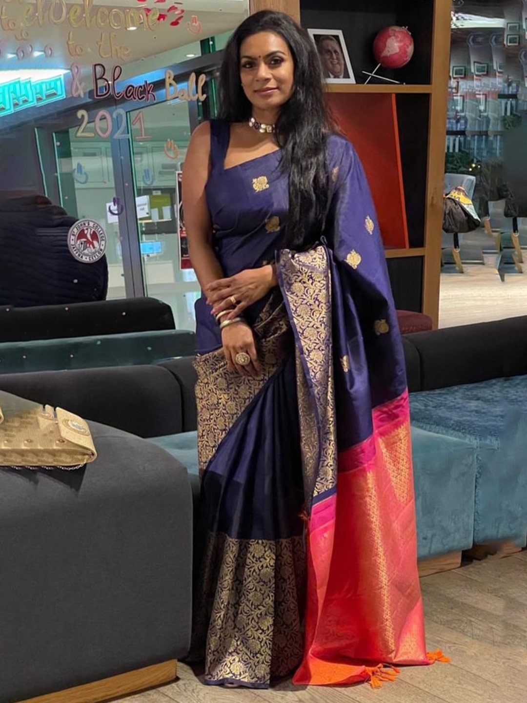 

Naishu Trendz Woven Design Zari Pure Silk Kanjeevaram Saree, Blue