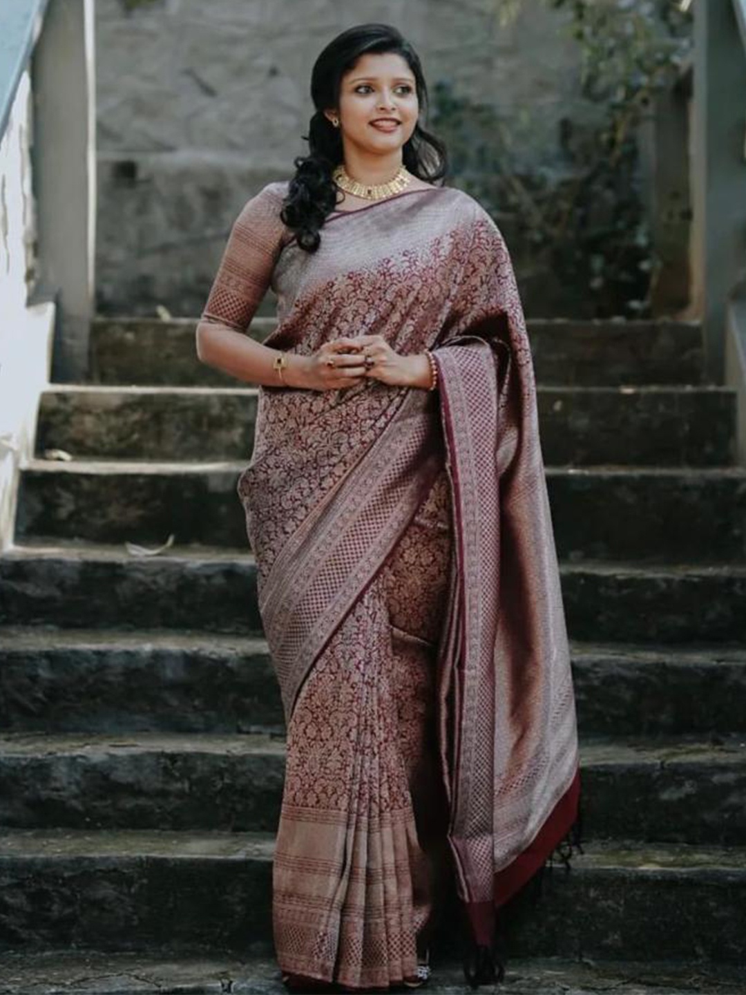 

Naishu Trendz Woven Design Zari Pure Silk Kanjeevaram Saree, Maroon