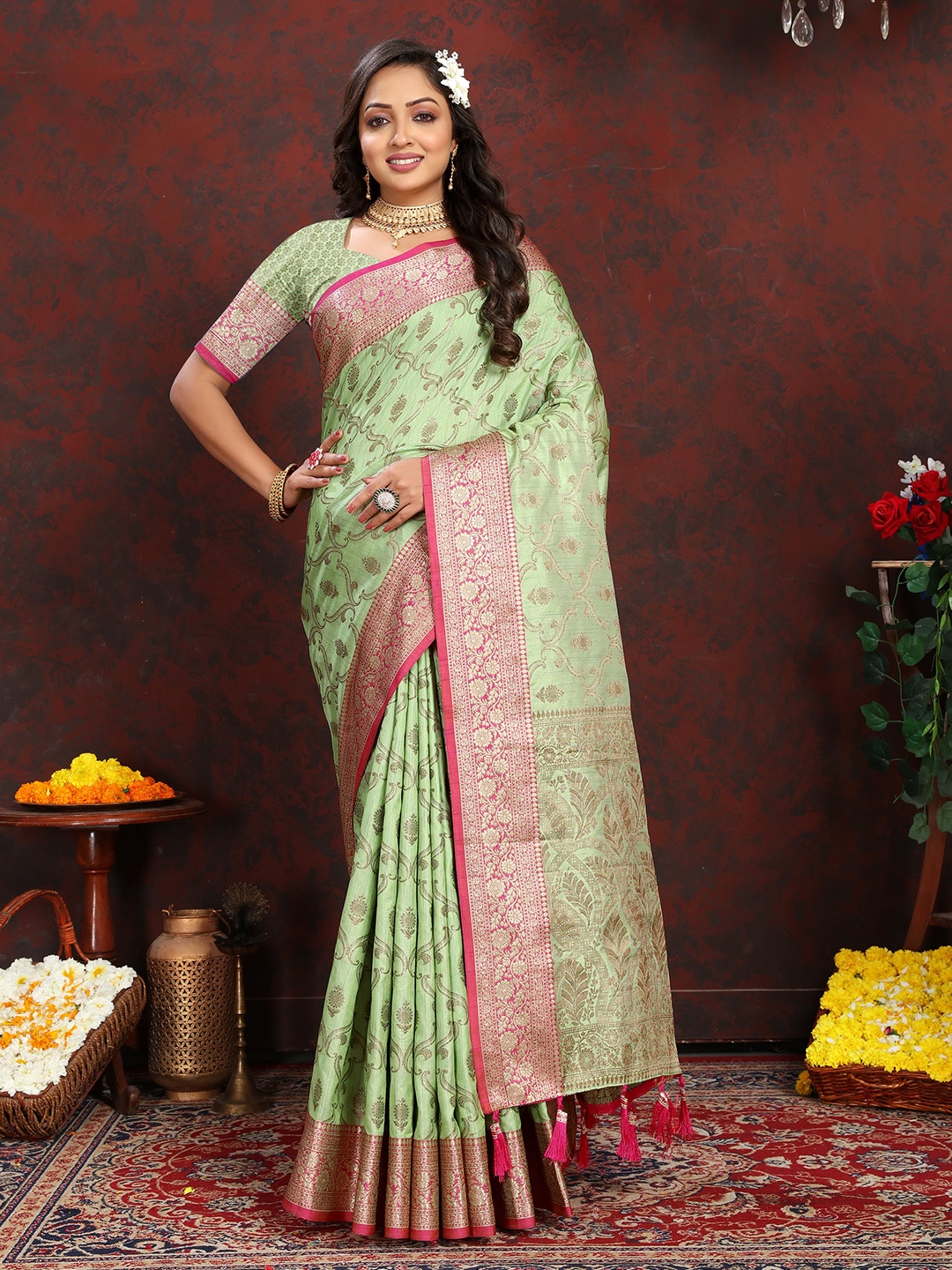 

bansari textiles Ethnic Woven Design Zari Banarasi Saree, Lime green