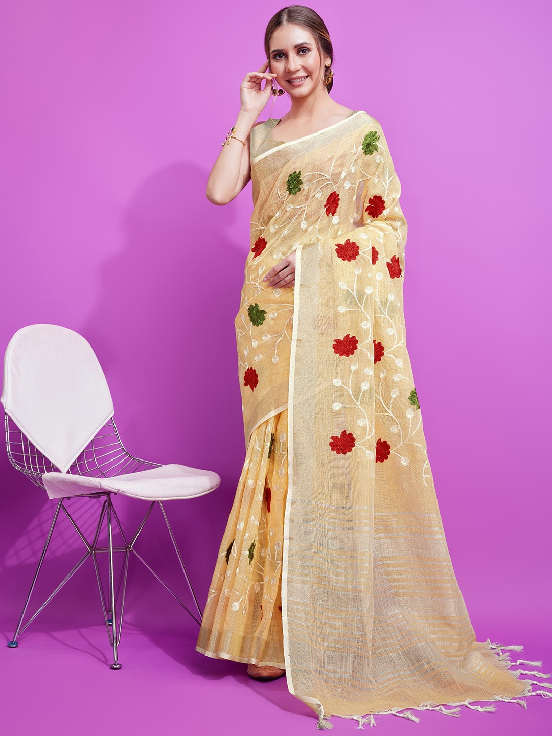 

Anouk Floral Embroidered Saree, Cream
