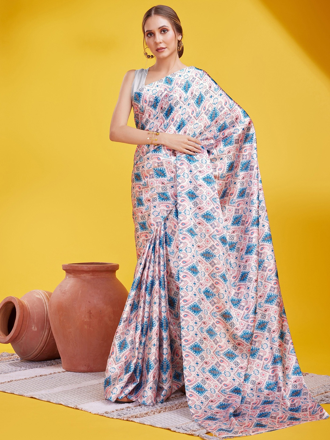

Anouk Geometric Print Satin Saree, Grey