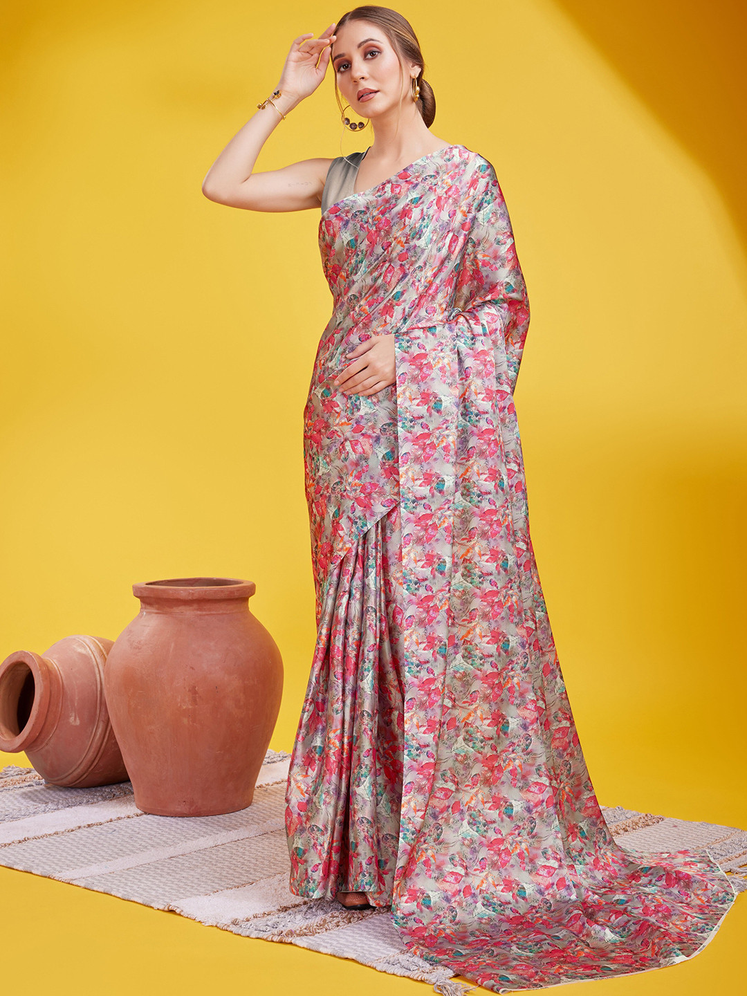 

Anouk Floral Printed Satin Saree, Khaki