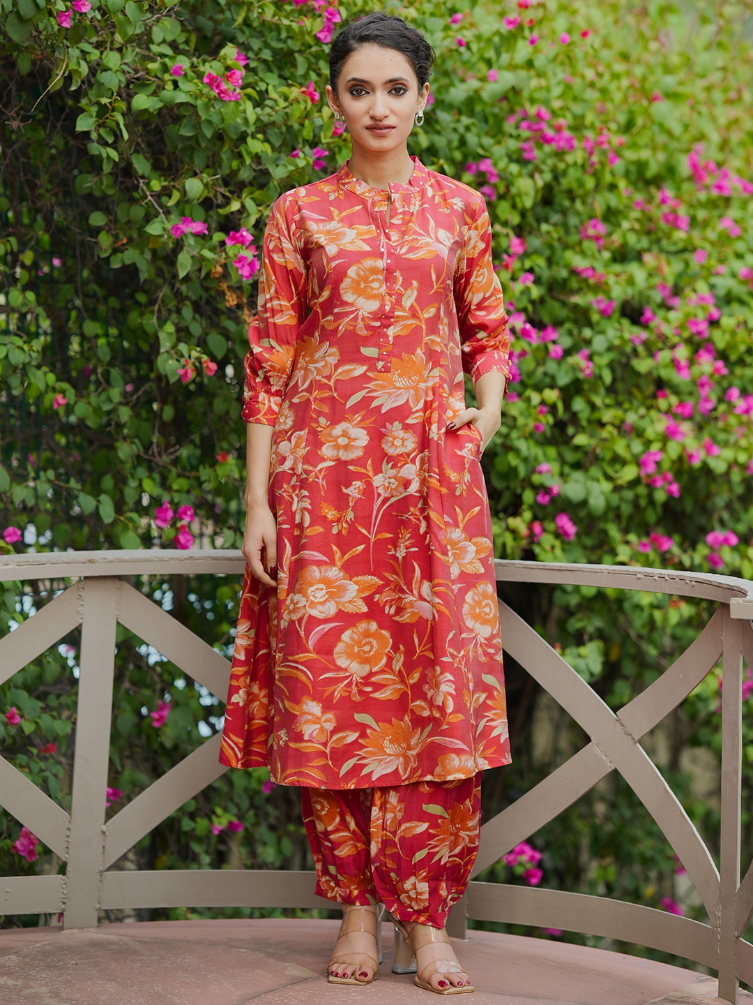 

Libas Abstract Printed Regular Kurta with Salwar, Coral