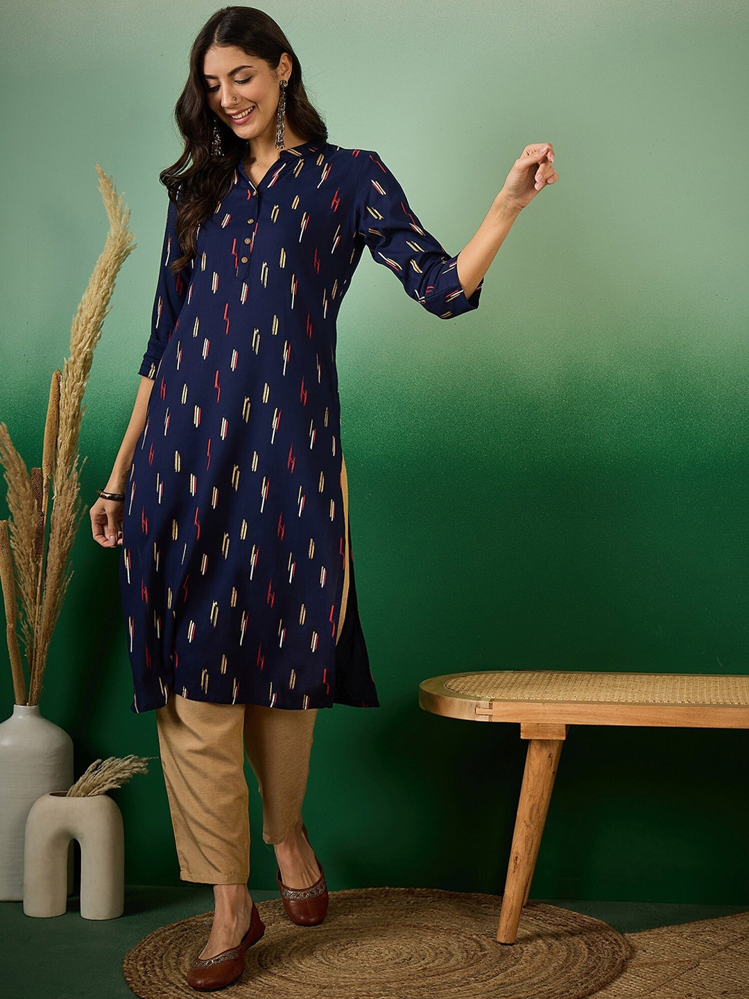 

Sangria Abstract Printed Mandarin Collar Cotton Straight Kurta, Navy blue