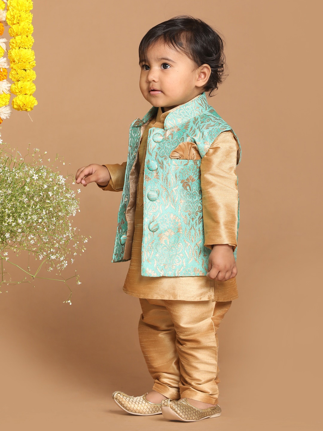 

VASTRAMAY Infants Boys Zari-Design Woven Nehru Jacket, Green