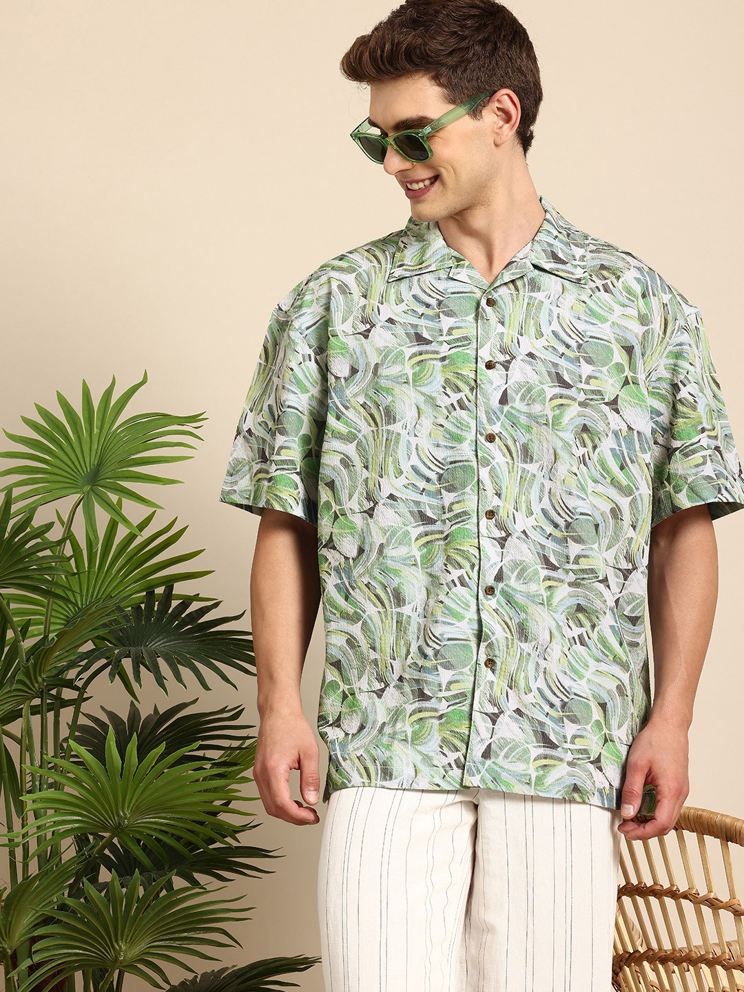 

Mast & Harbour Men Printed Cuban Collar Casual Shirt, Green