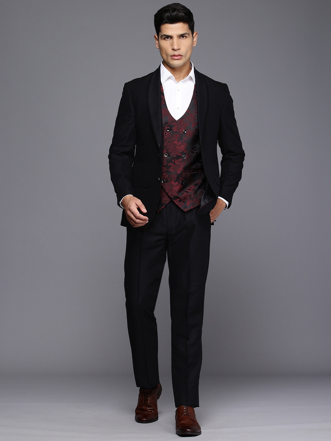 

Raymond Contemporary Fit Single Breasted 3-Piece Party Wear Suit, Black