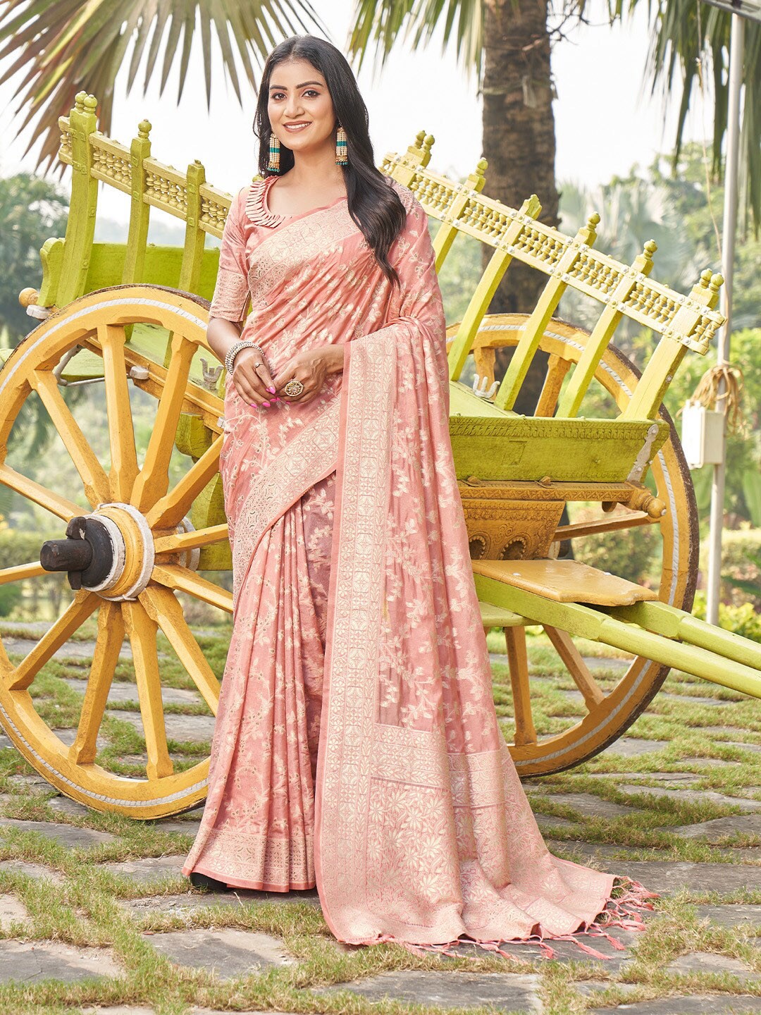 

KARAGIRI Floral Woven Design Zari Banarasi Saree, Peach