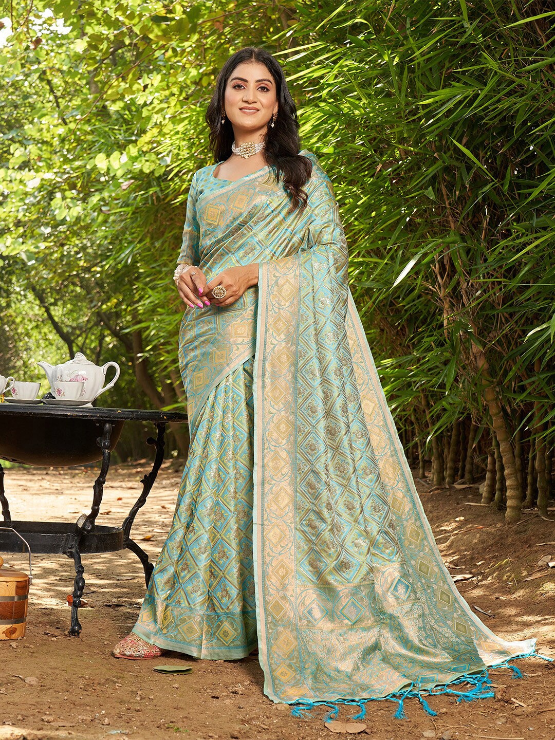 

KARAGIRI Floral Woven Design Zari Banarasi Saree, Blue