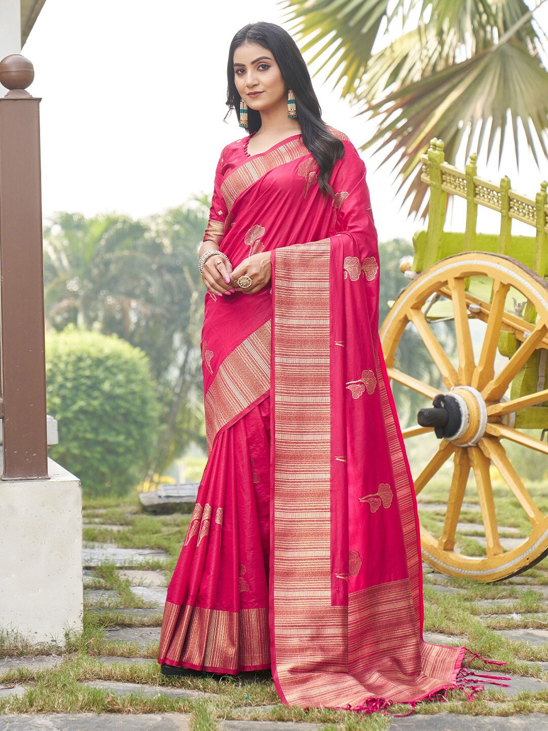 

KARAGIRI Floral Woven Design Zari Banarasi Saree, Pink