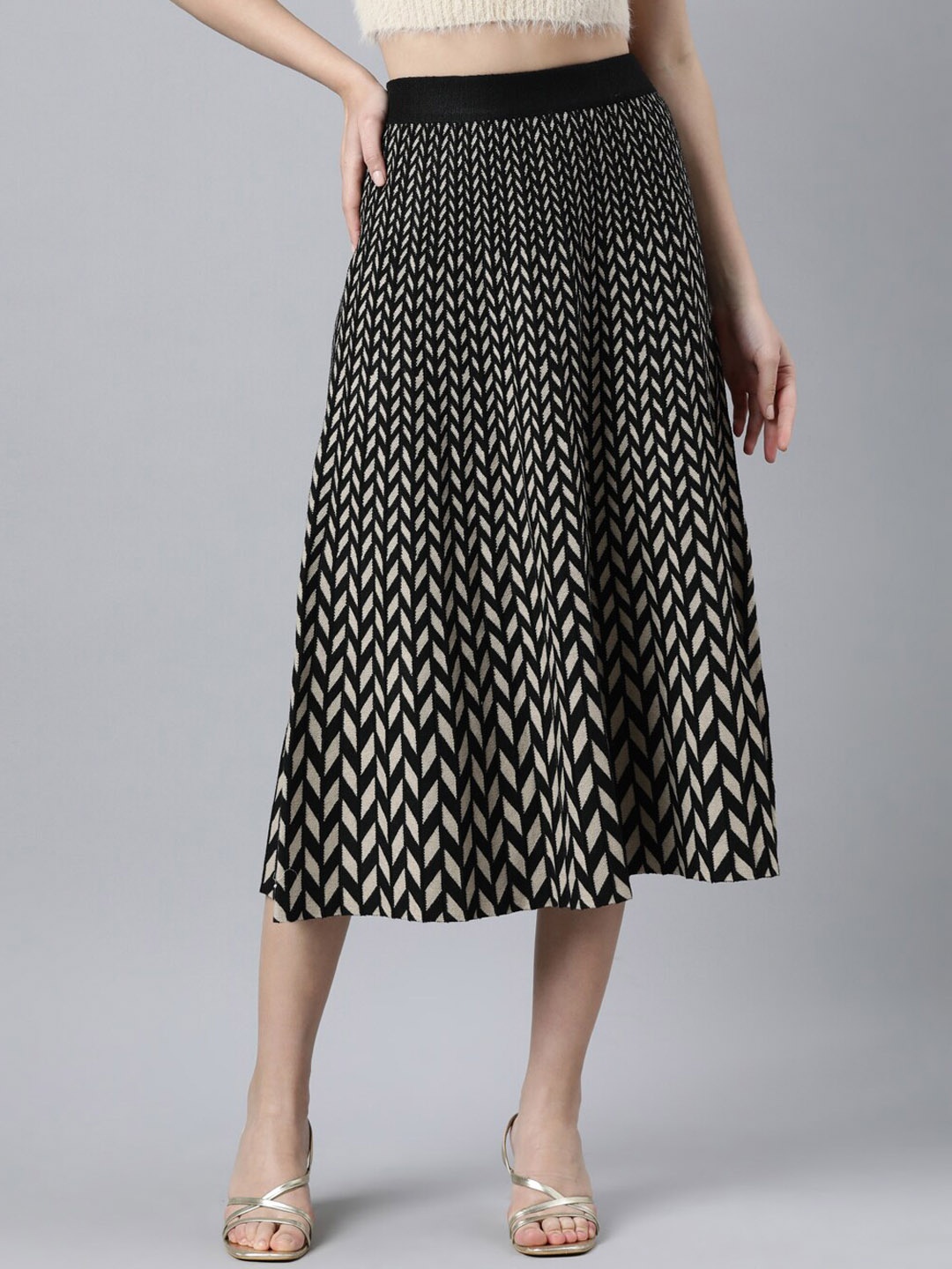 

SHOWOFF Self Design Geometric Flared Midi Skirts, Black