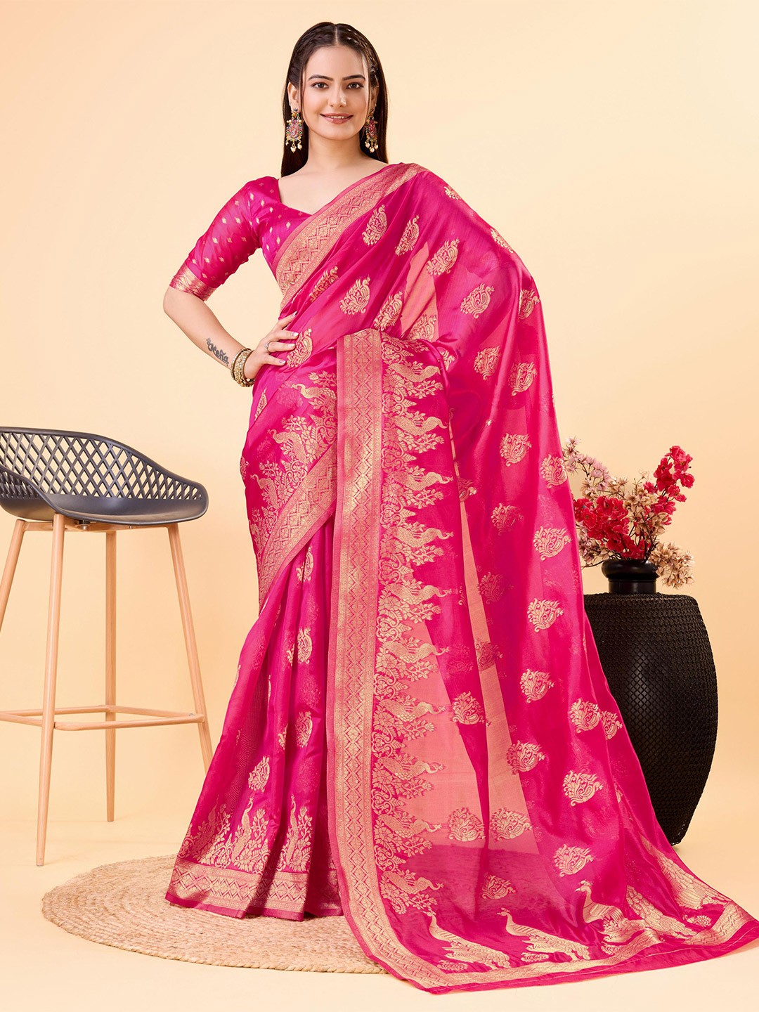 

VAIRAGEE Woven Design Ethnic Motifs Zari Organza Saree, Pink