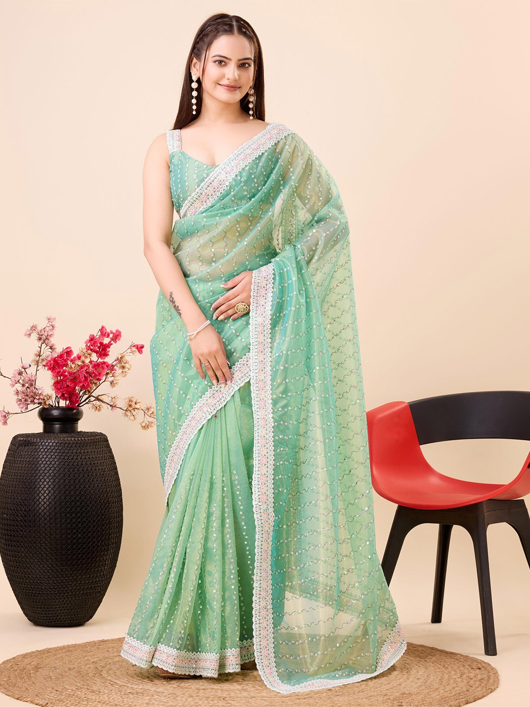 

VAIRAGEE Floral Sequinned Embroidered Net Saree, Green