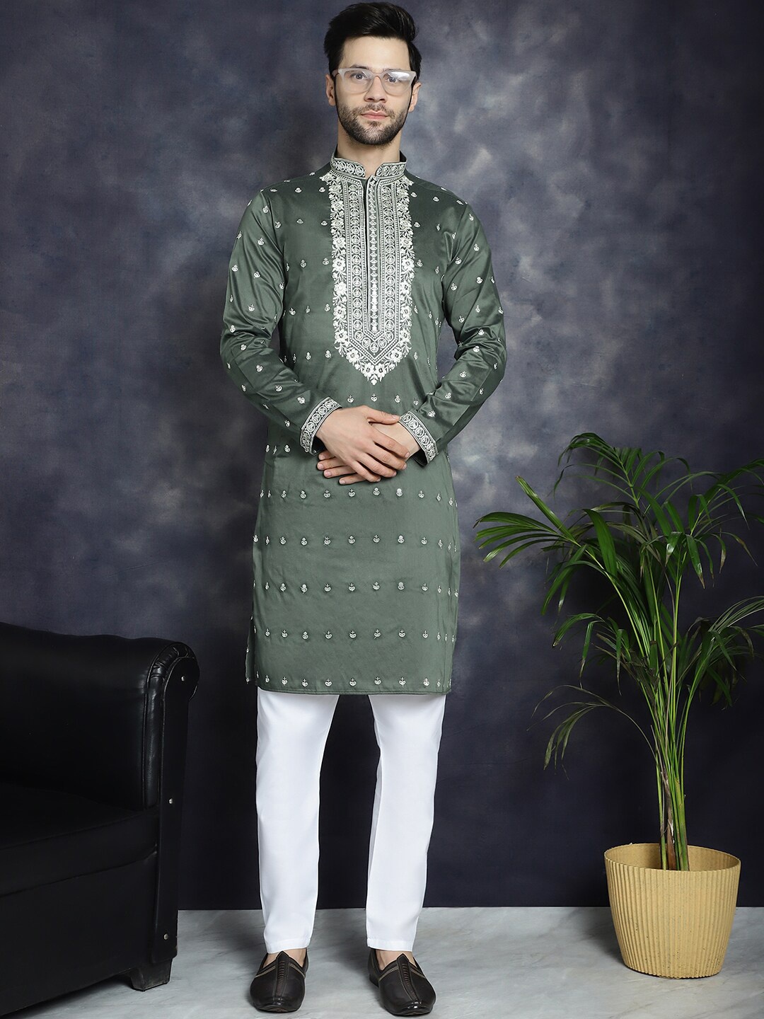 

Jompers Ethnic Motifs Embroidered Mandarin Collar Thread Work Straight Kurta With Pyjama, Olive