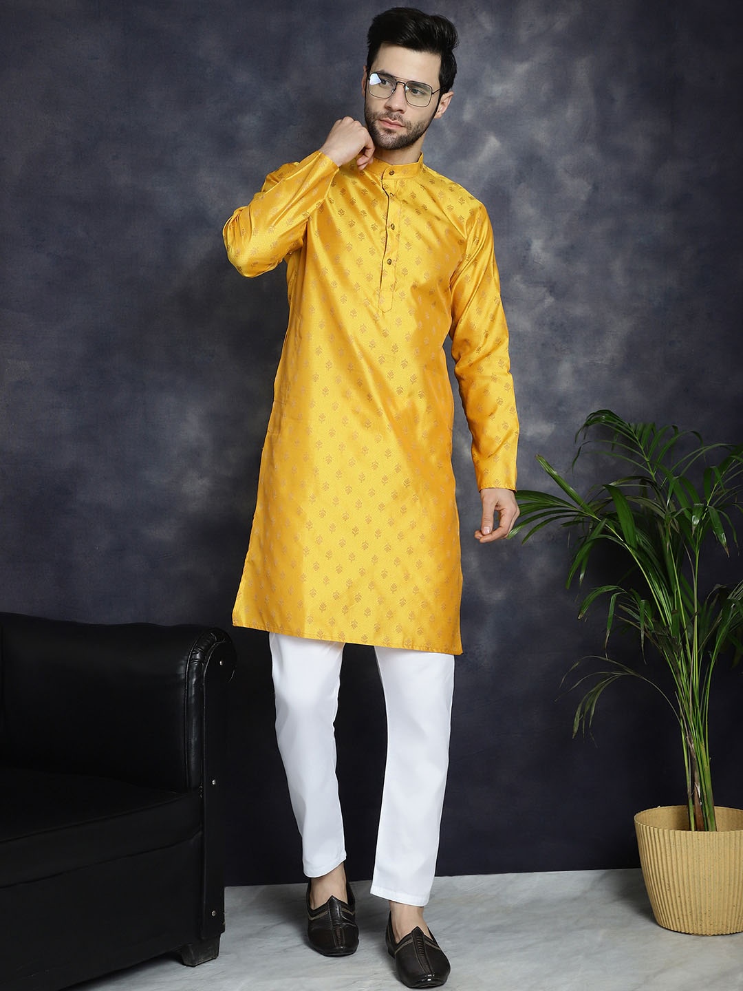 

Jompers Ethnic Woven Design Regular Kurta with Pyjamas, Mustard