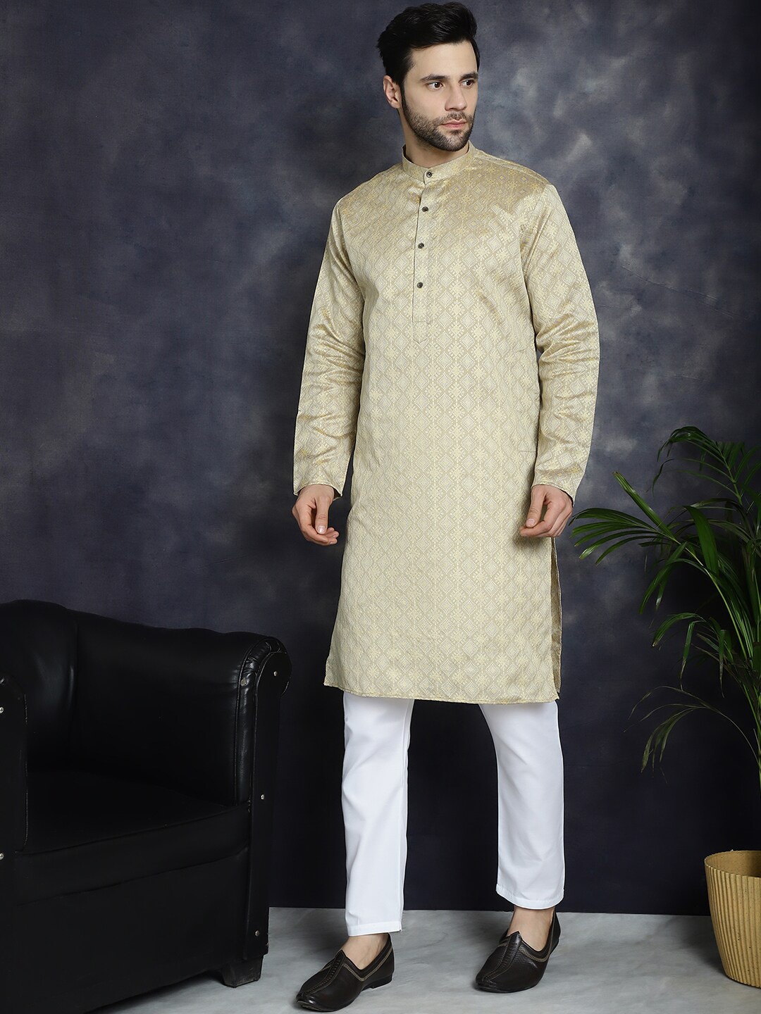 

Jompers Geometric Woven Design Regular Kurta With Pyjamas, Beige
