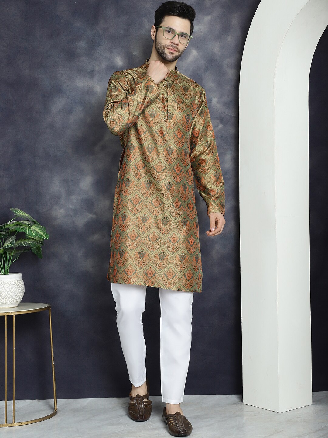 

Jompers Ethnic Woven Design Regular Kurta With Pyjamas, Gold