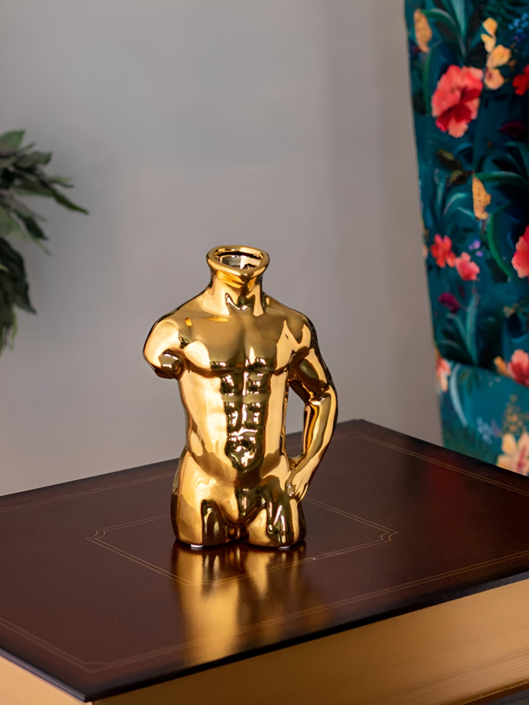 

THEDECORKART Gold-Toned Figurine Showpiece