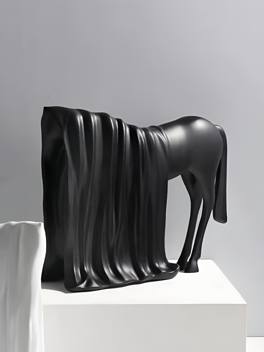 

THEDECORKART Black Figurine Showpiece