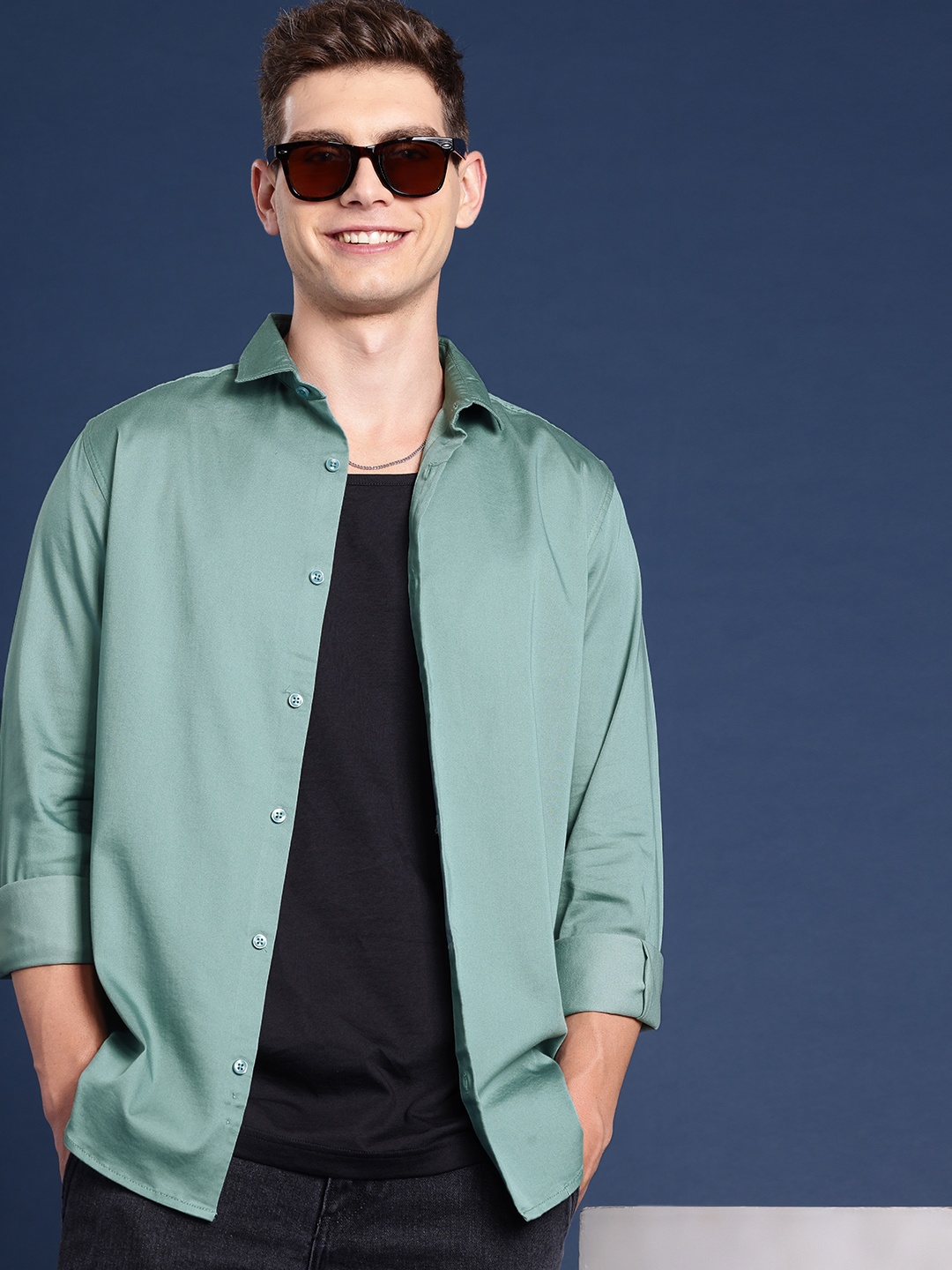 

Mast & Harbour Men Solid Casual Shirt, Green