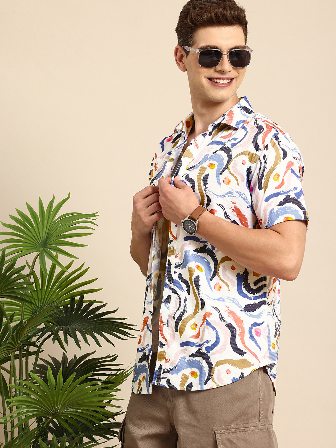 

Mast & Harbour Men Printed Cuban Collar Casual Shirt, Pink