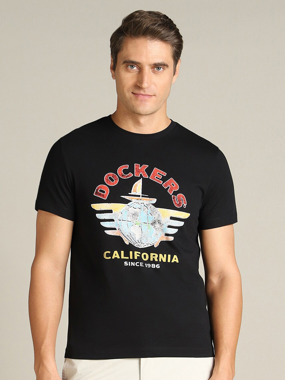 

Dockers Typography Printed Round Neck Cotton Classic Fit T-Shirt, Black