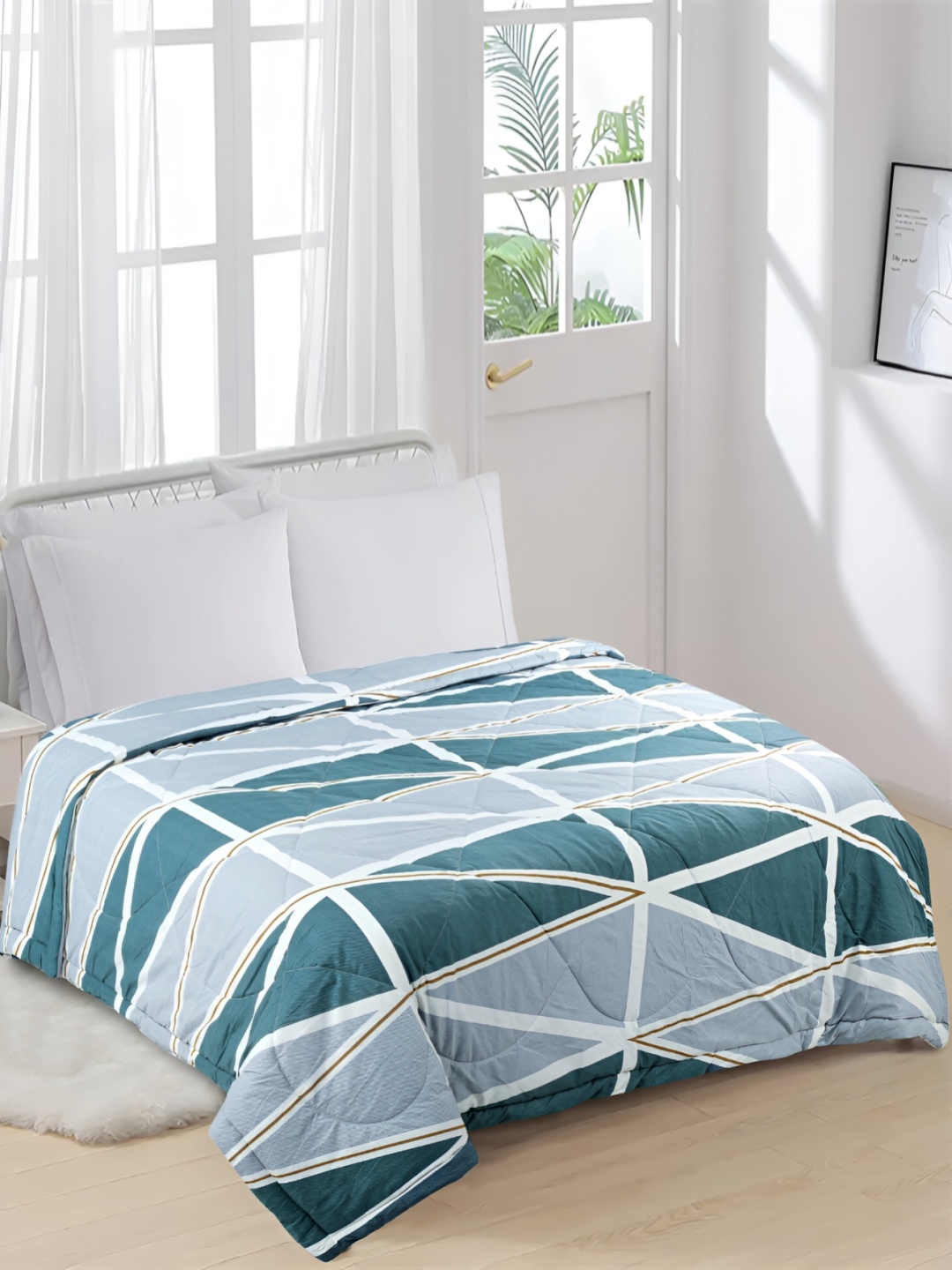 

Supreme Home Collective Grey & Blue Printed AC Room 300 GSM Double Bed Comforter