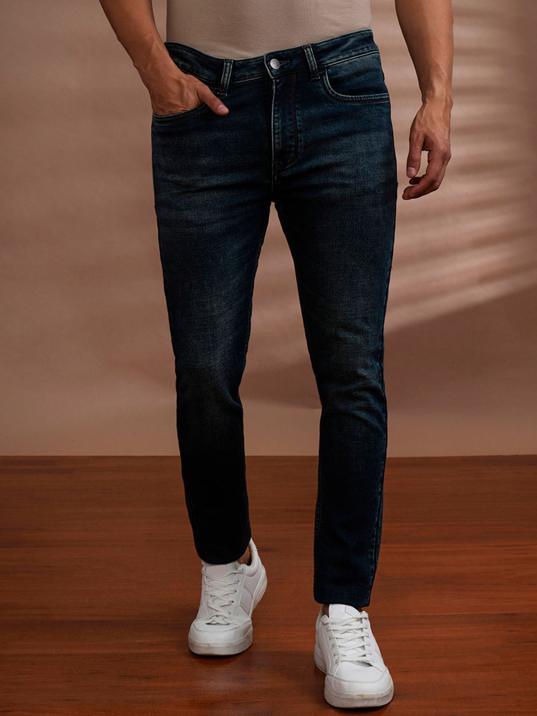 

Crocodile Men Jean Tapered Fit Clean Look Light Fade Cotton Jeans, Blue