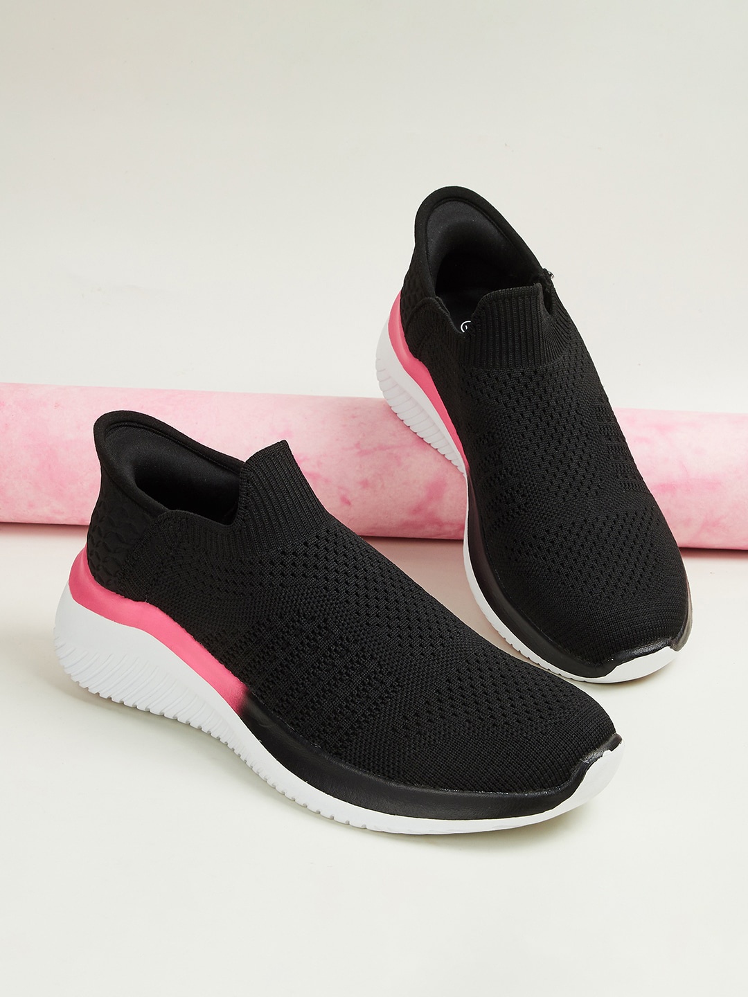 

Ginger by Lifestyle Women Textured Round Toe Slip-On Sneakers, Black