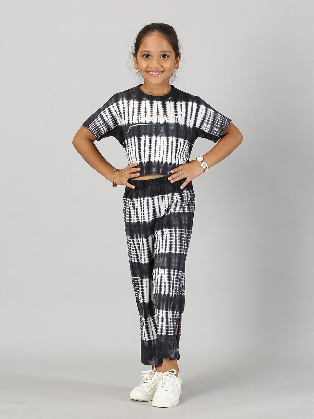 

KiddoPanti Girls Dyed Pure Cotton Crop Top With Trouser, Black
