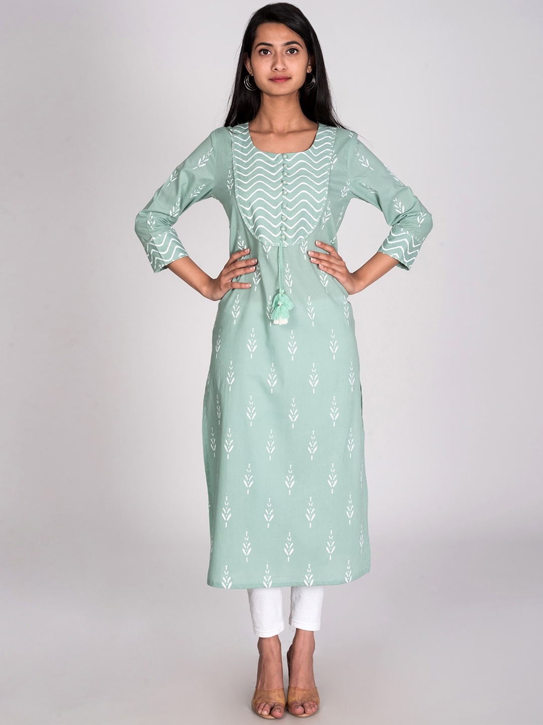 

KALINI Plus Size Round Neck Floral Straight Kurta, Green