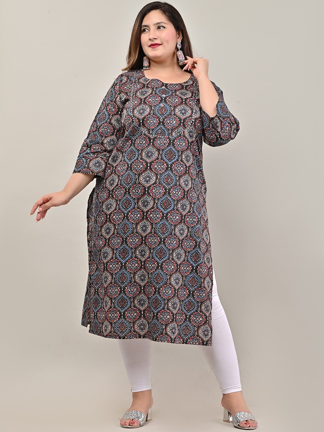

KALINI Plus Size Round Neck Floral Printed Cotton Straight Kurta, Black