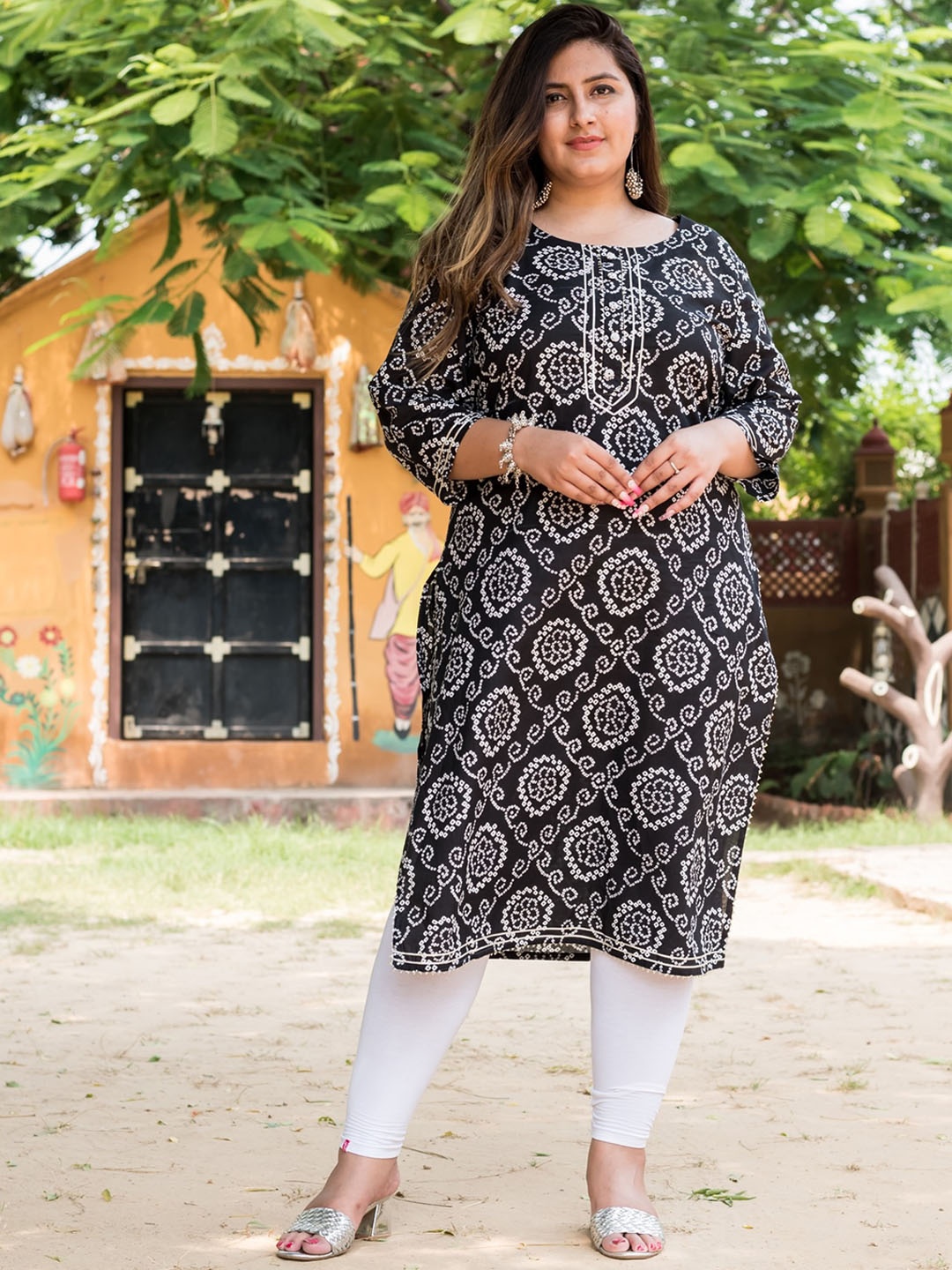 

KALINI Plus Size Round Neck Floral Embroidered Straight Kurta, Black