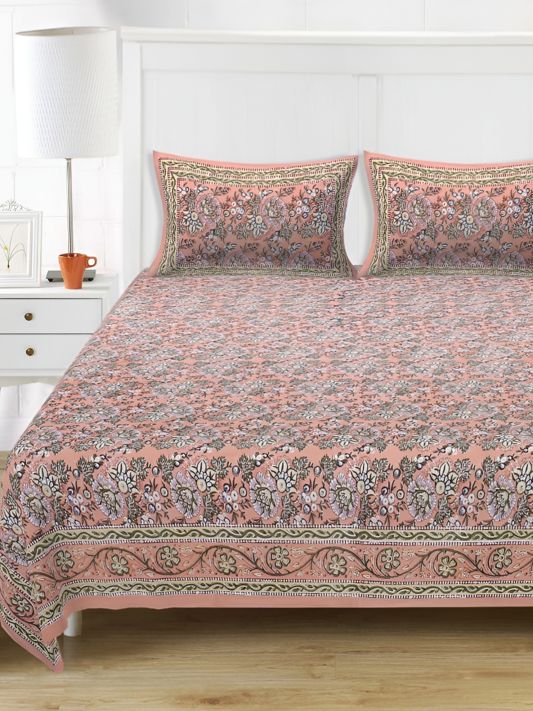 

Texstylers Peach & White Printed Cotton 250 TC King Bedsheet with 2 Pillow Covers