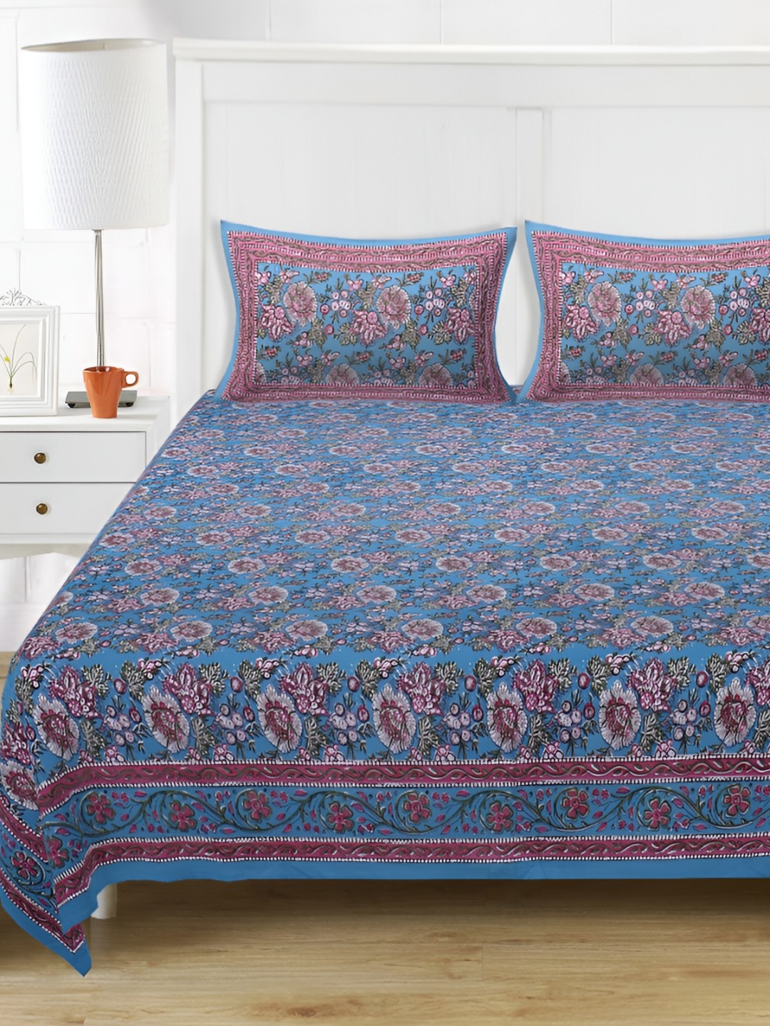 

Texstylers Blue & Pink Printed Cotton 250 TC King Bedsheet with 2 Pillow Covers