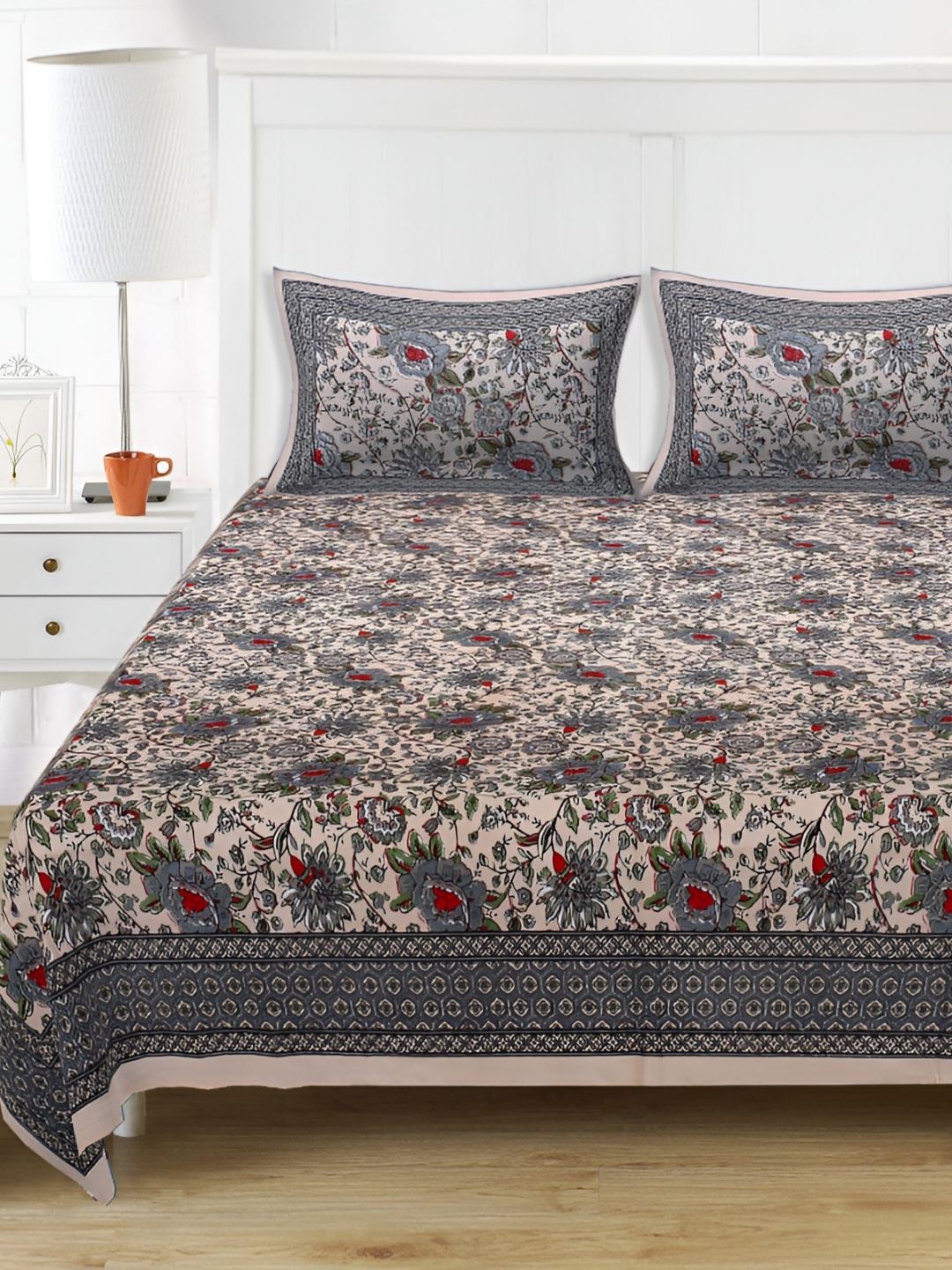 

Texstylers Brown Floral 250 TC King Bedsheet with 2 Pillow Covers, Peach