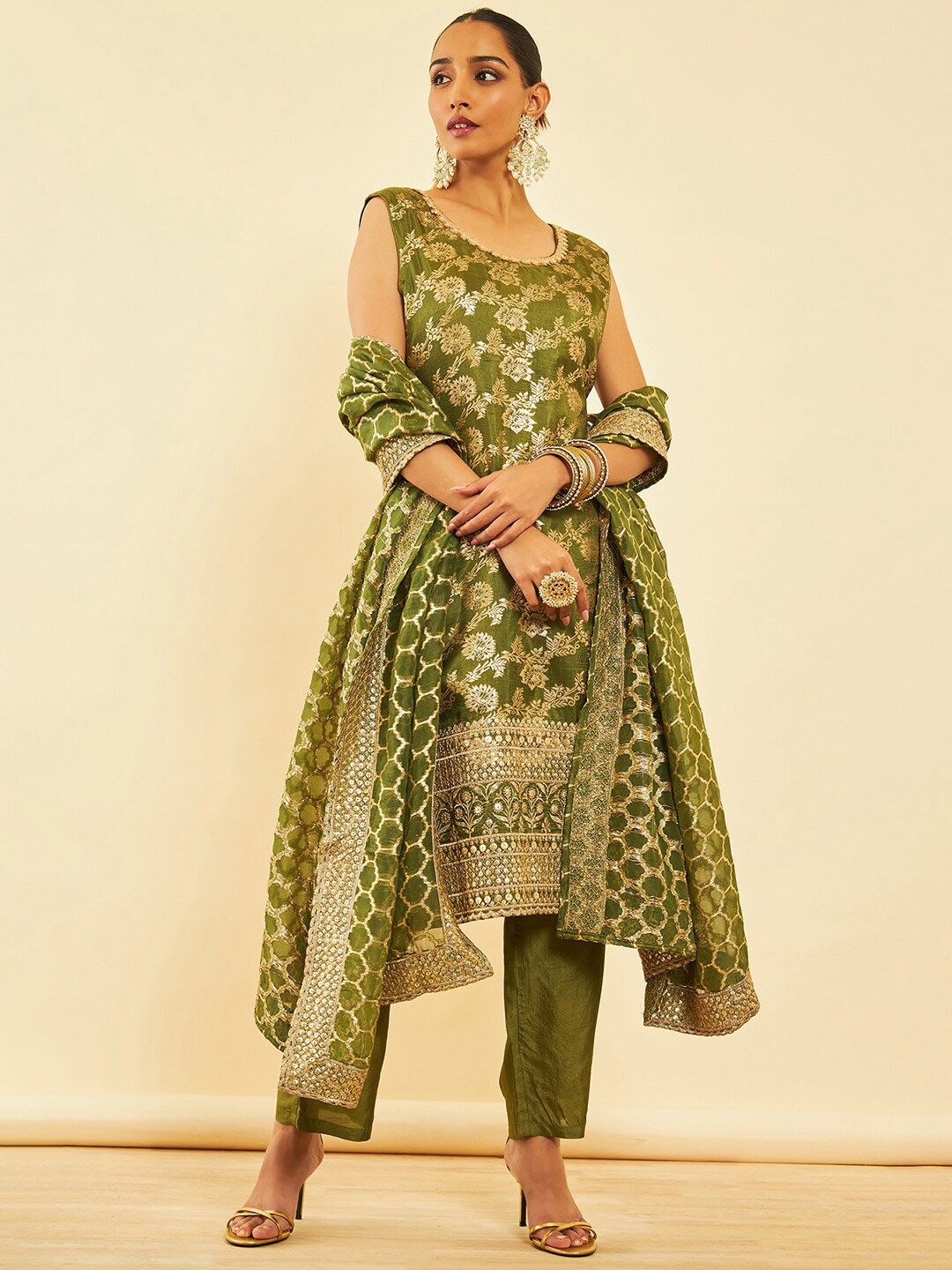 

Soch Women Ethnic Motifs Woven Design Straight Sequinned Kurta with Trousers & Dupatta, Green