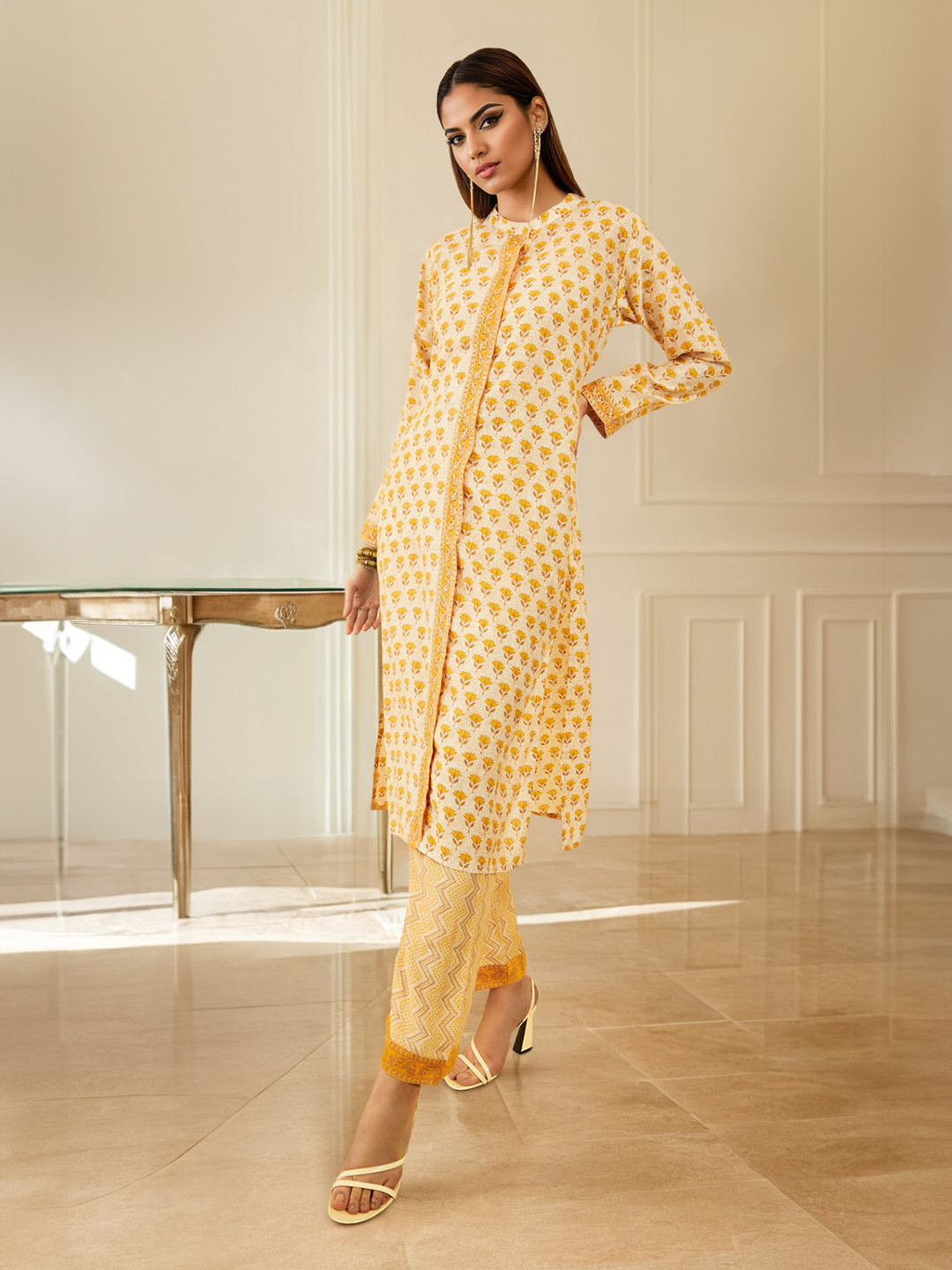 

Soch Floral Embroidered Regular Kurta With Palazzos, Cream