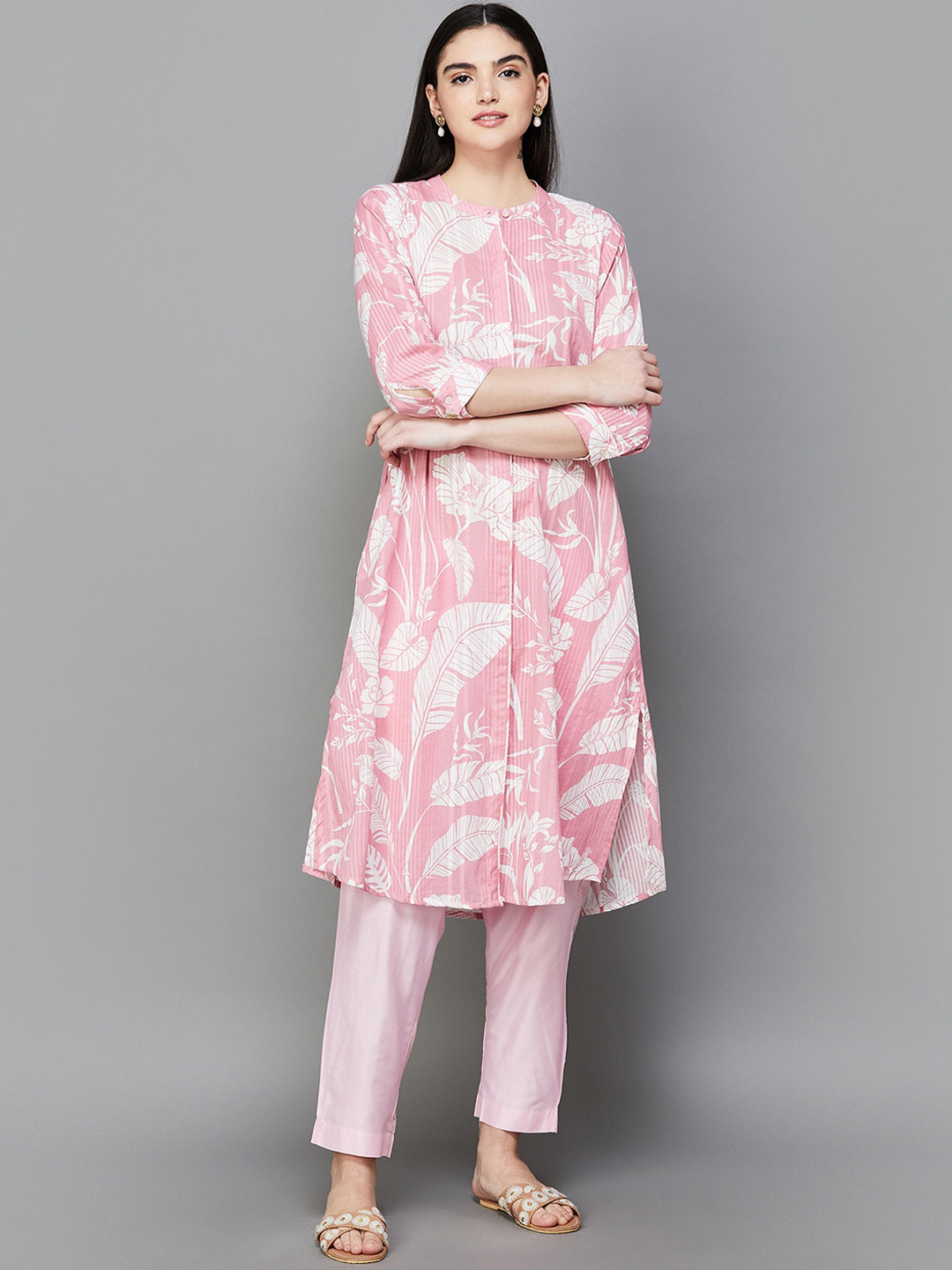 

Melange by Lifestyle Floral Printed Notched Neck Straight Kurta, Pink