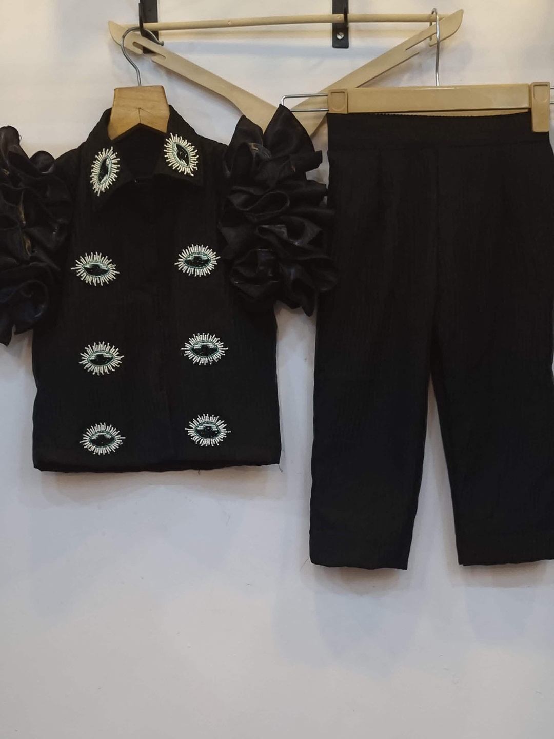 

BAESD Girls Printed Ruffles Detail Top With Trouser, Black