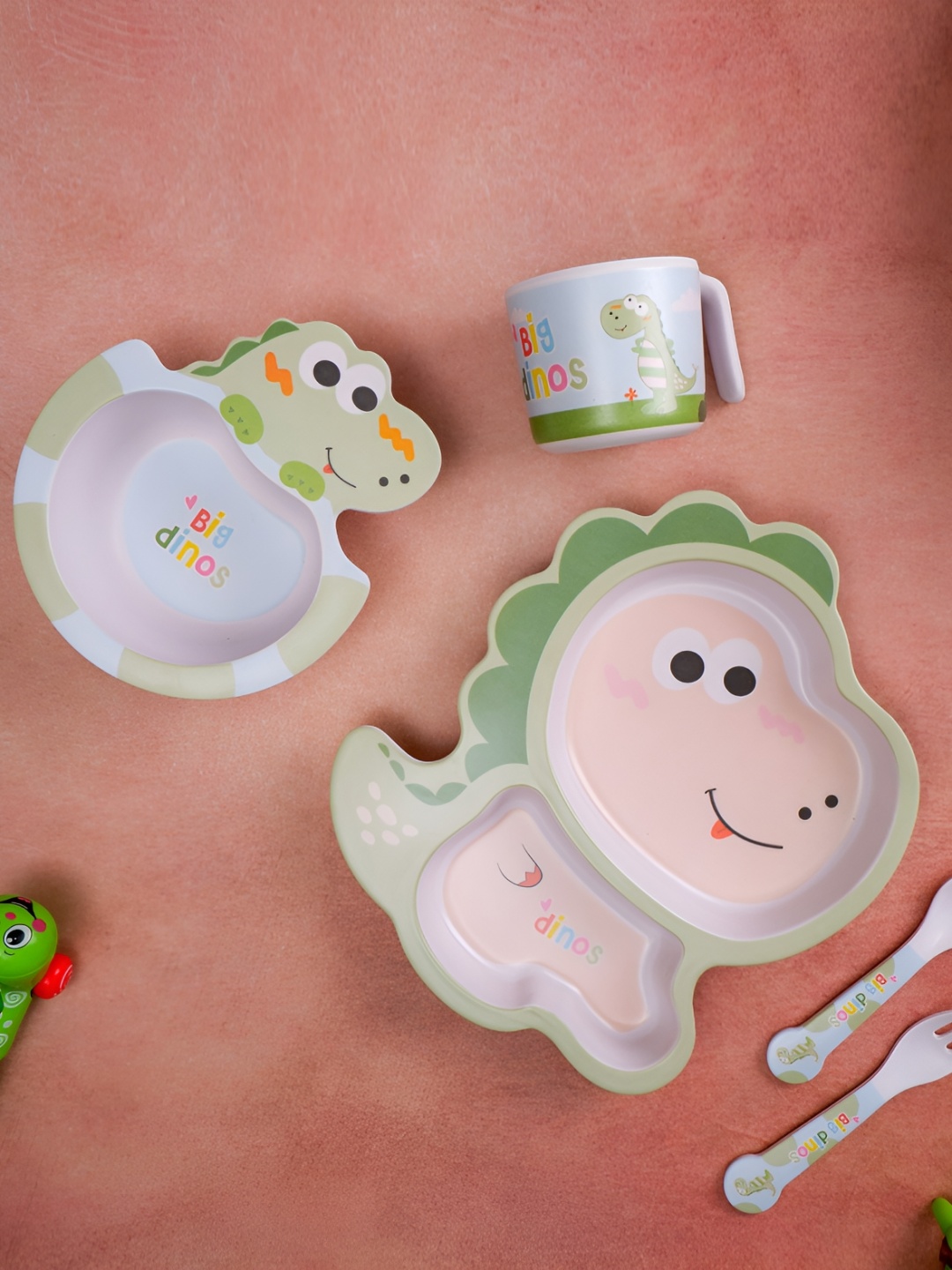 

THE BAMBOO CO Kids Green & White 5 Pieces Dinosaur Printed Bamboo Matte Dinner Set