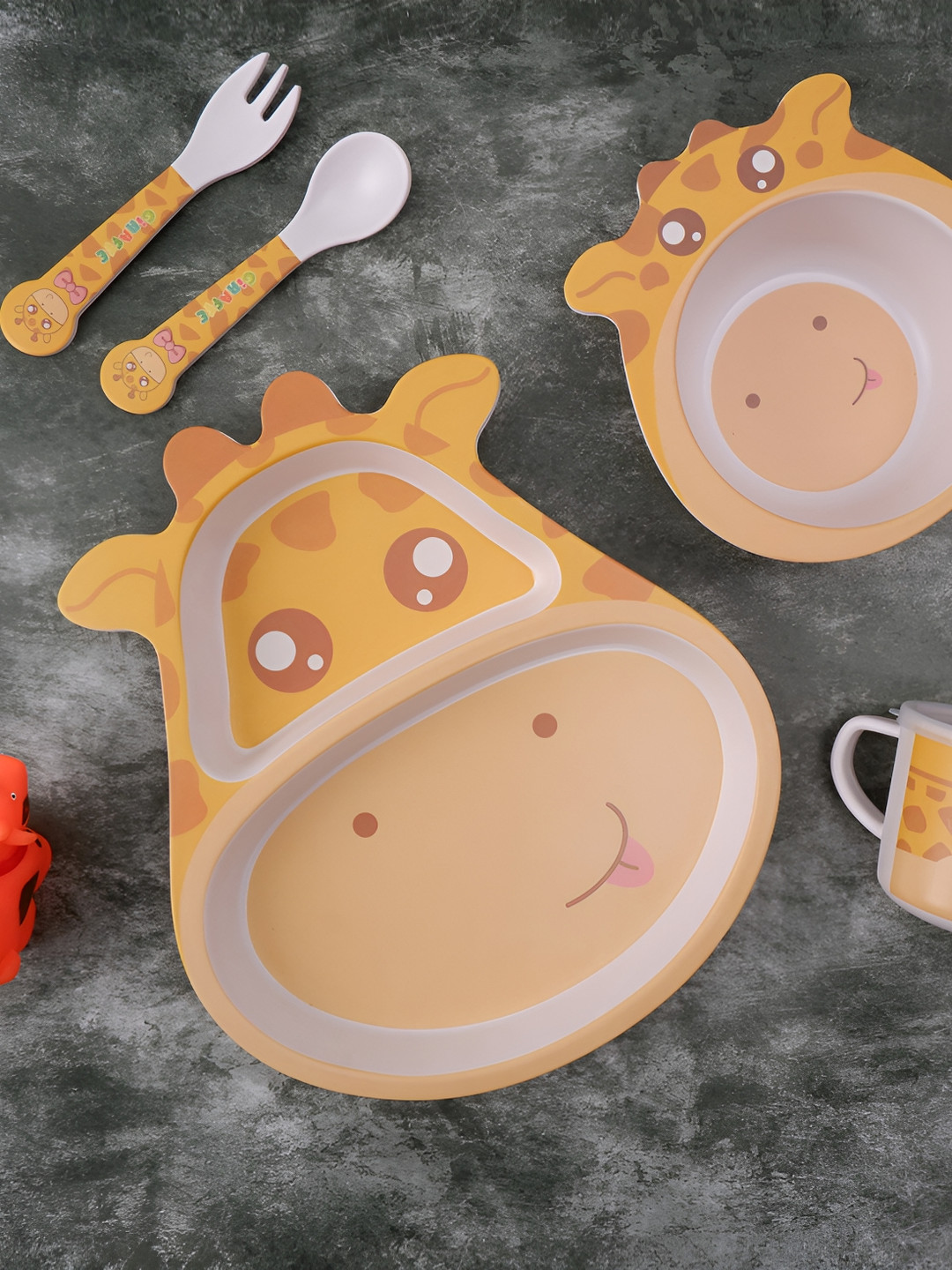 

THE BAMBOO CO Kids Beige & Orange 5 Pieces Giraffe Printed Bamboo Matte Dinner Set