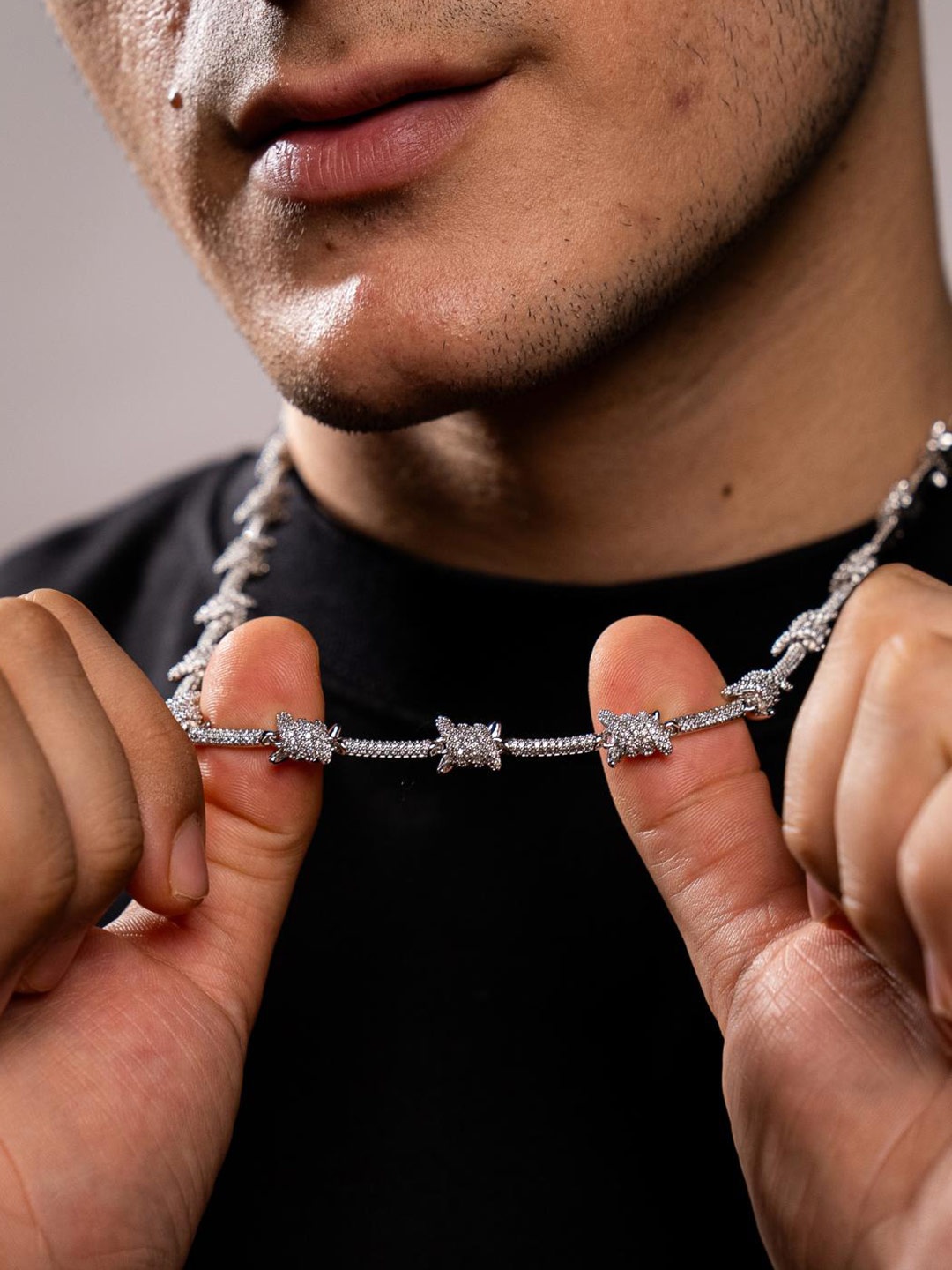 

Drip Project Men Rhodium-Plated Cubic Zirconia Stone Studded Statement Brass Chain, Silver