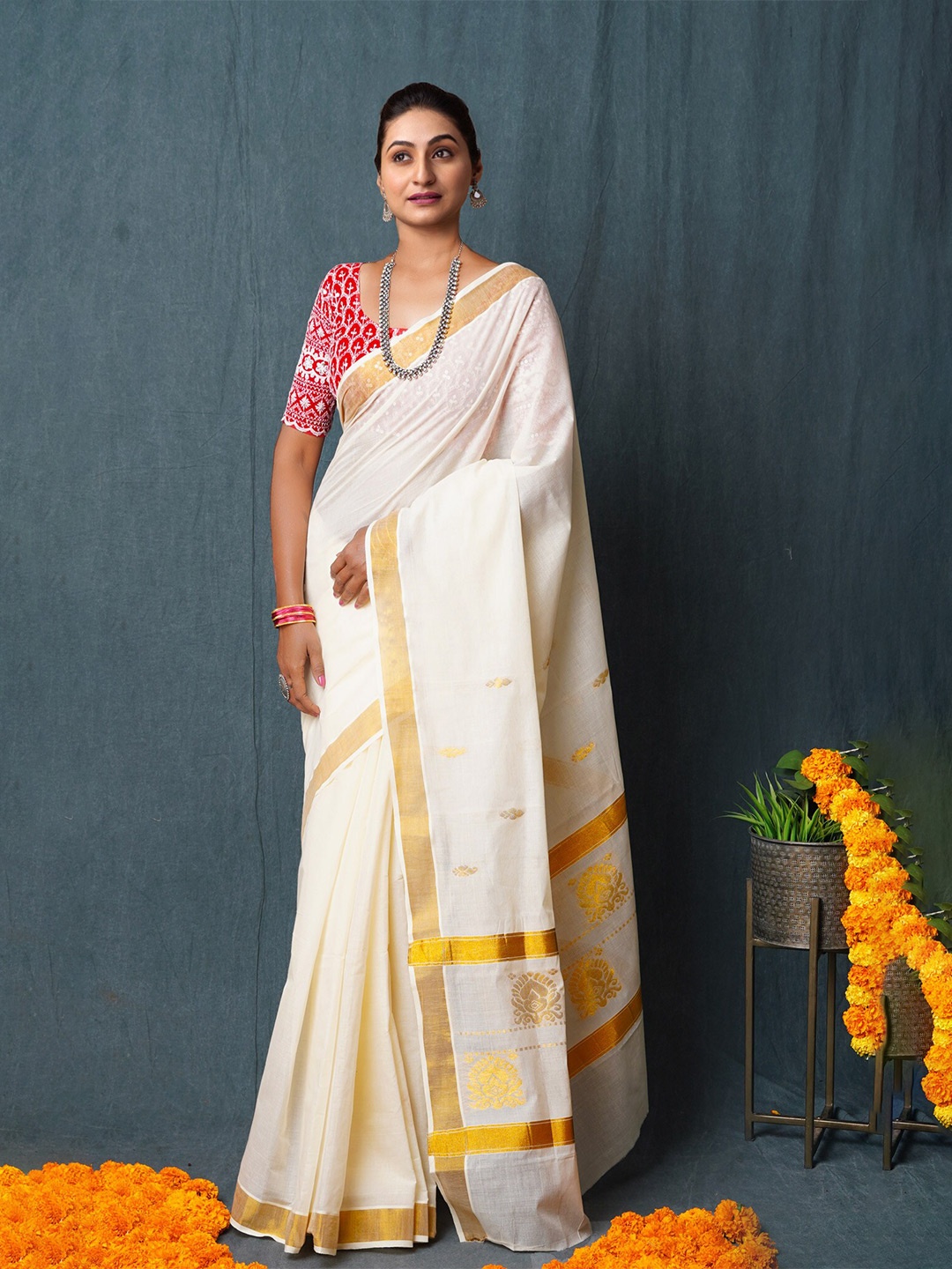 

Unnati Silks Woven Design Zari Pure Cotton Kasavu Saree, Cream
