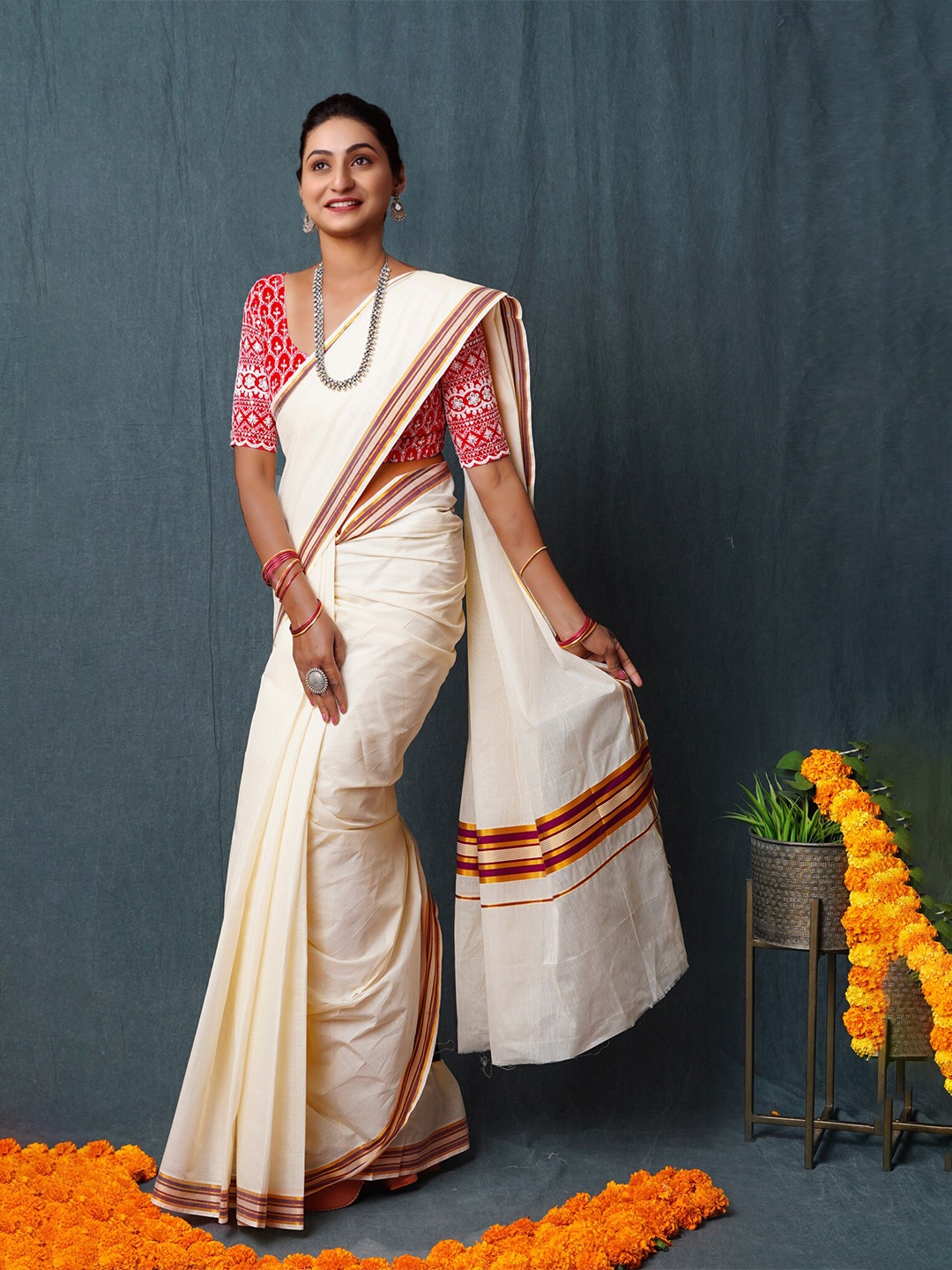 

Unnati Silks Woven Design Zari Handloom Pure Cotton Kasavu Saree, Cream