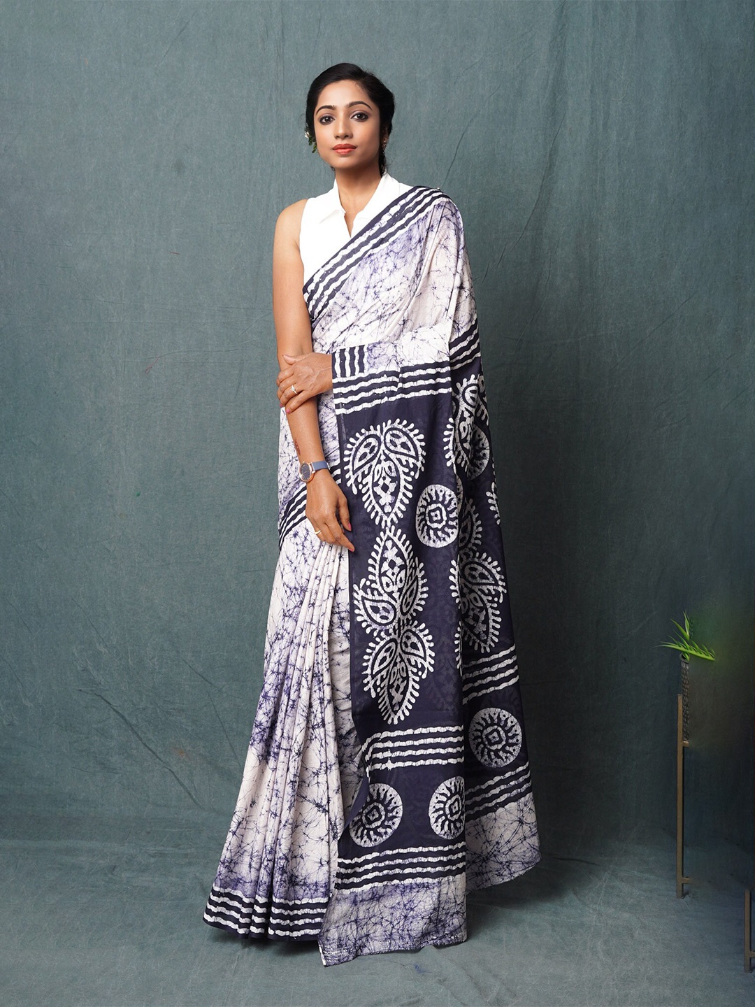 

Unnati Silks Pure Cotton Block Print Saree, Cream