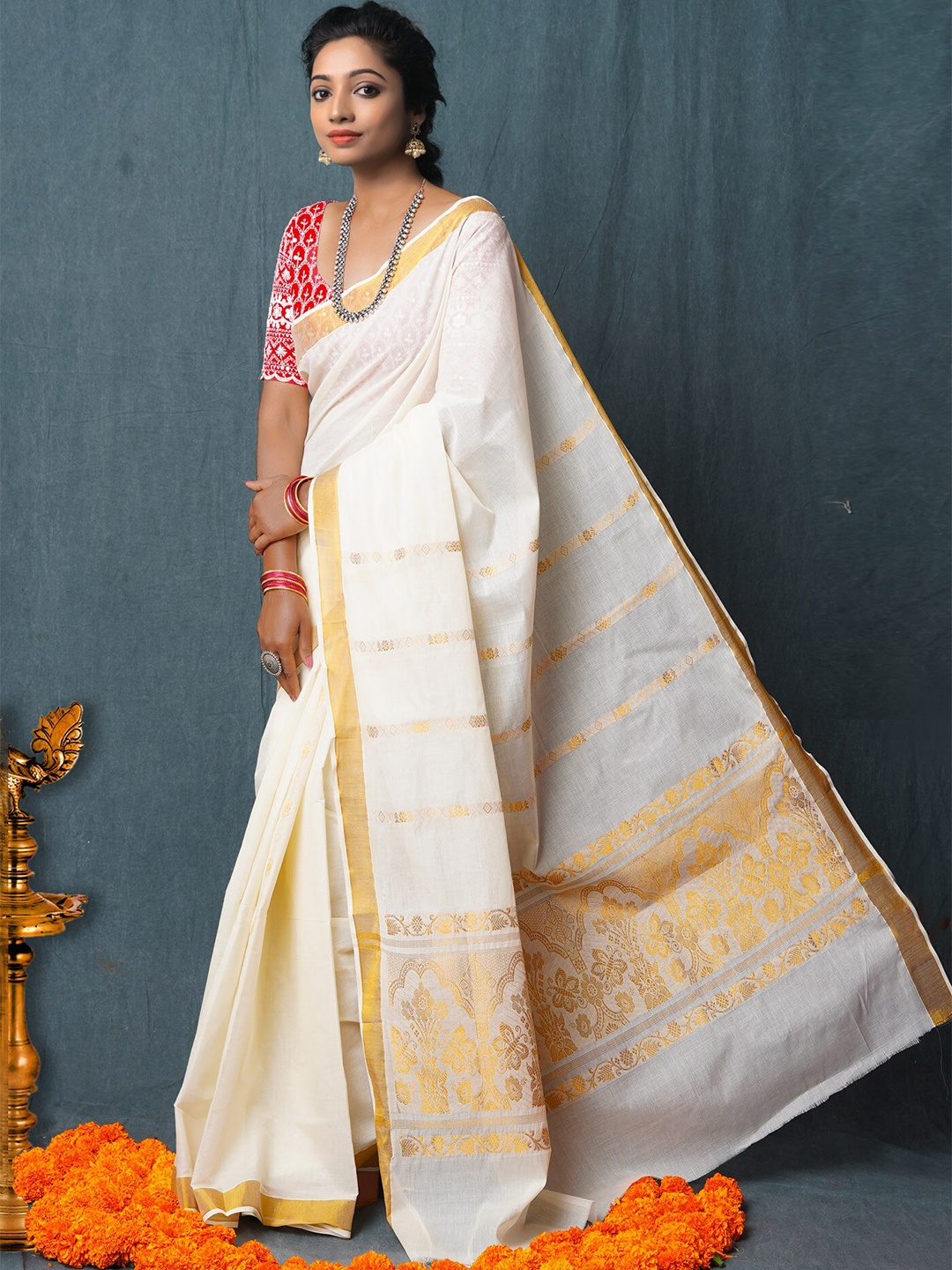 

Unnati Silks Zari Handloom Pure Cotton Kasavu Saree, Cream