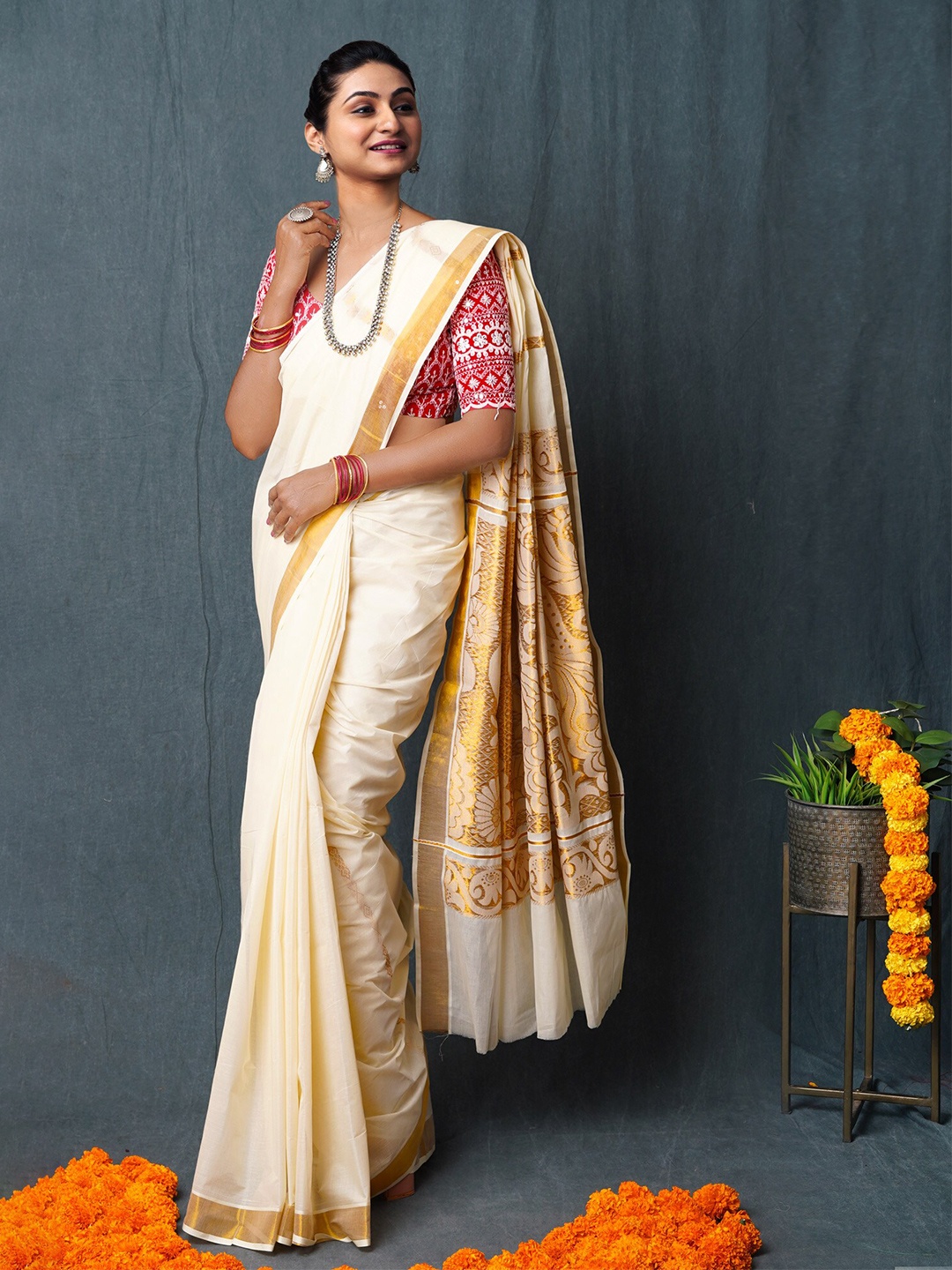 

Unnati Silks Zari Handloom Pure Cotton Kasavu Saree, Cream