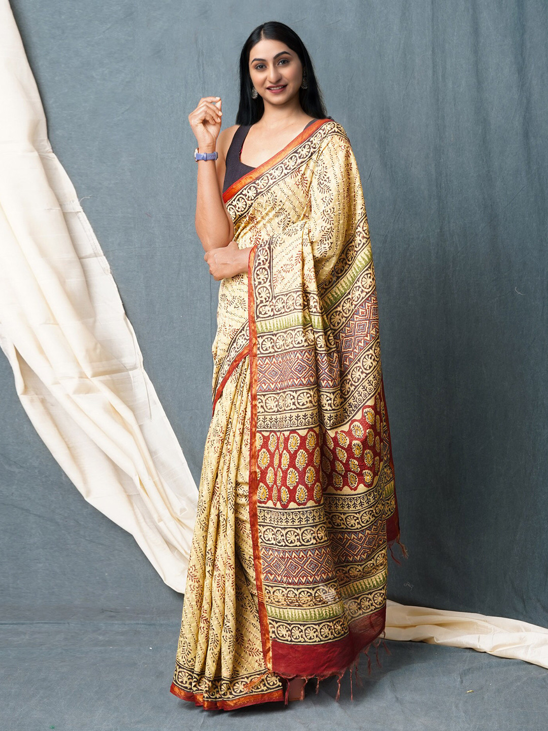 

Unnati Silks Ethnic Motifs Silk Cotton Chanderi Saree, Green