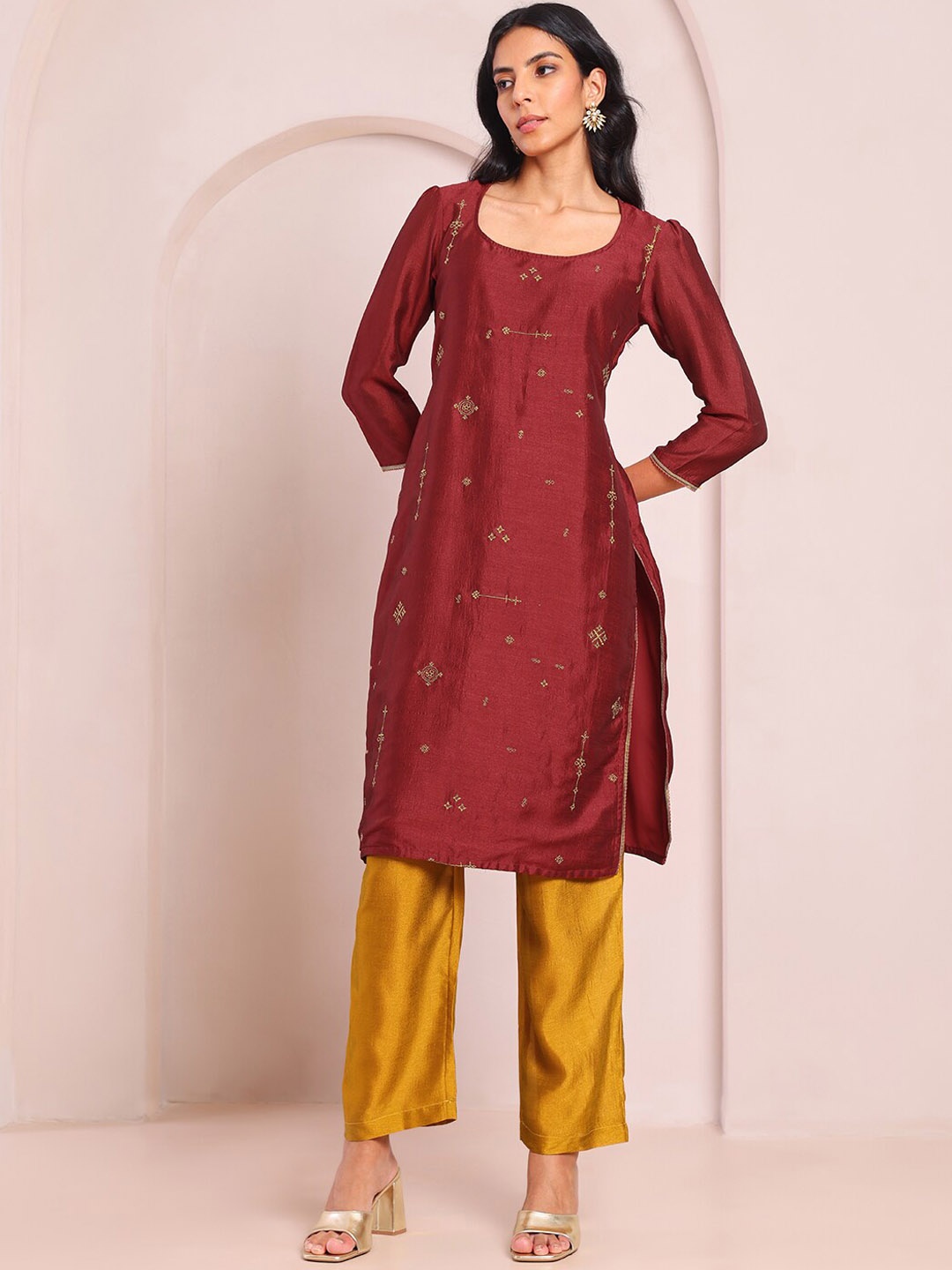 

Saaki Ethnic Motifs Embroidered Regular Thread Work Kurta With Trousers, Maroon